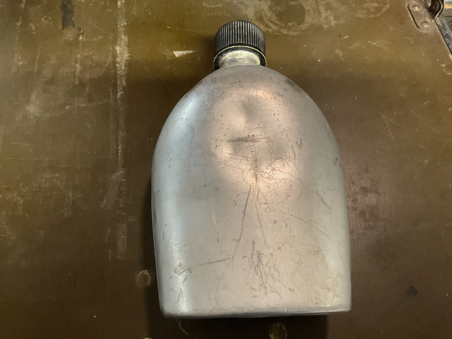 WWII Canteen no Cover (p)