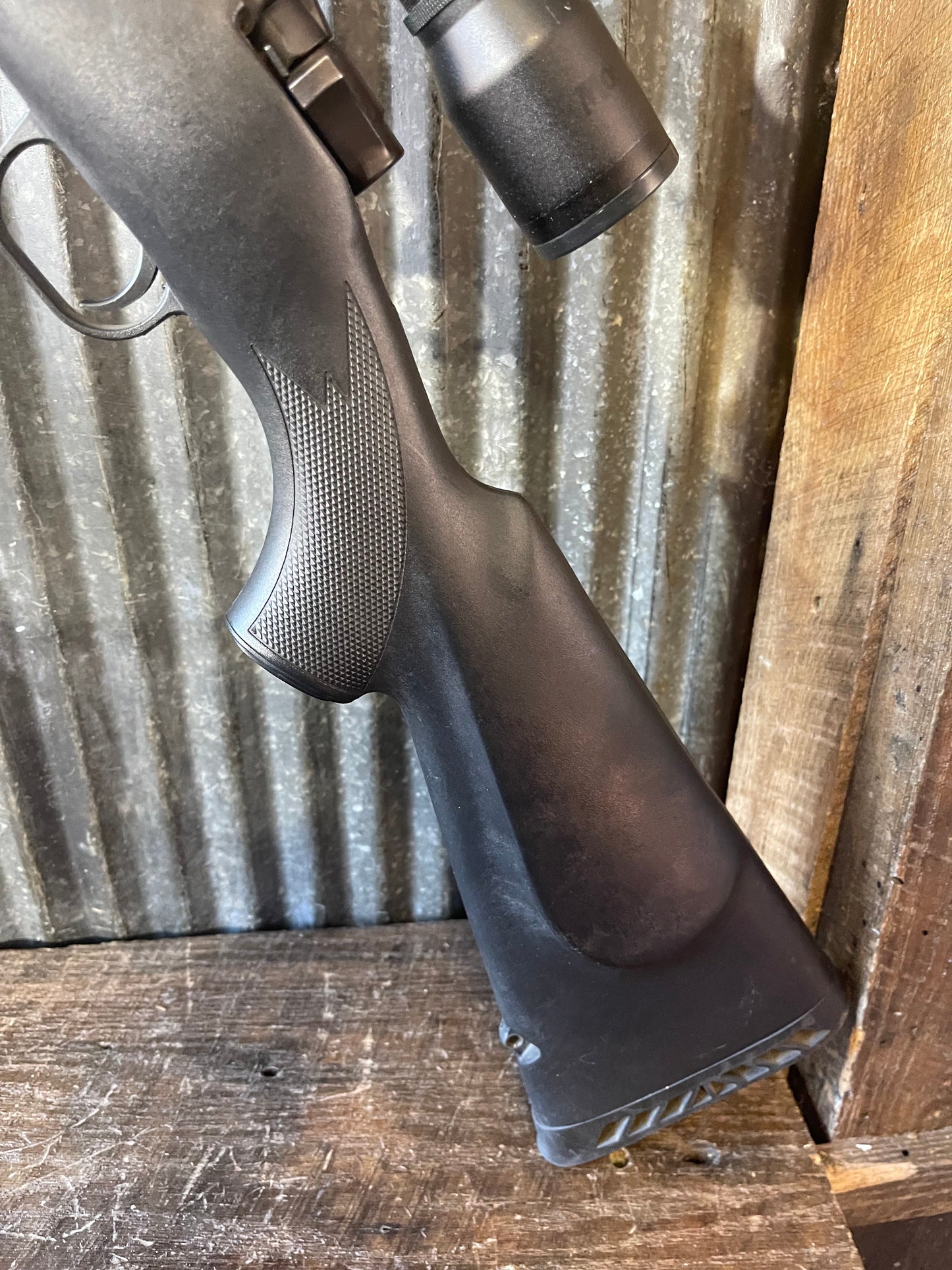 Mossberg 100 ATR Bolt Action Rifle – .30-06 Springfield – Simmons Scope