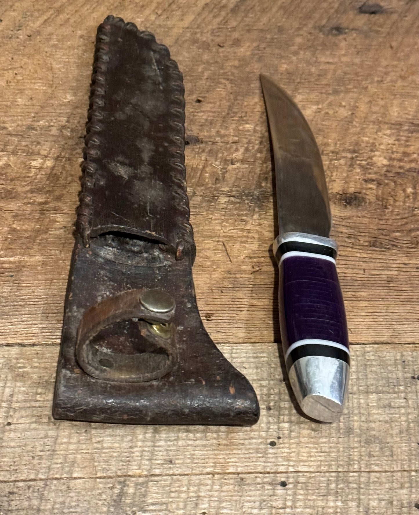 WWII Theatre Knife-Silver & Black/Purple