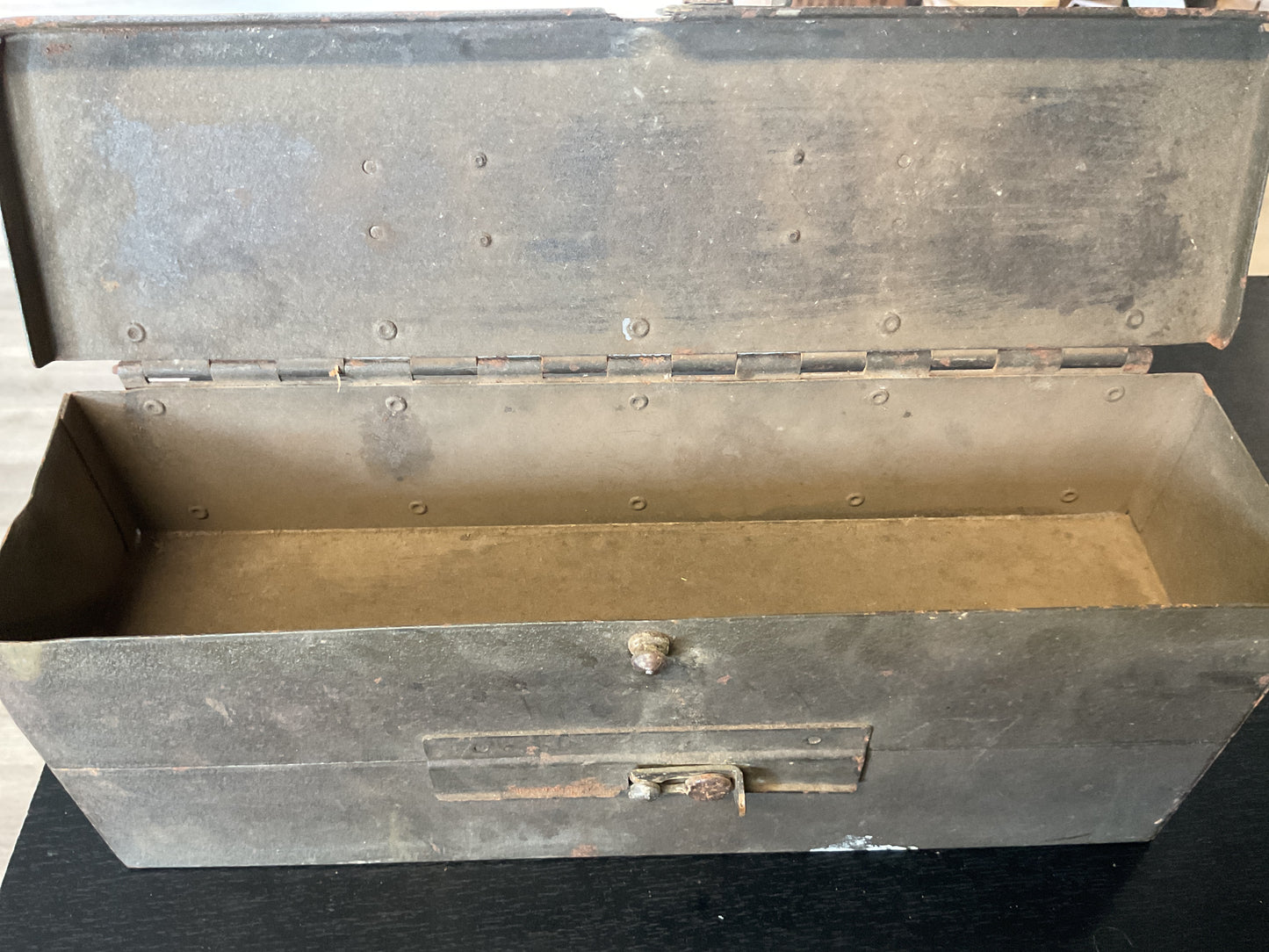 Signal Corps Case CS-137