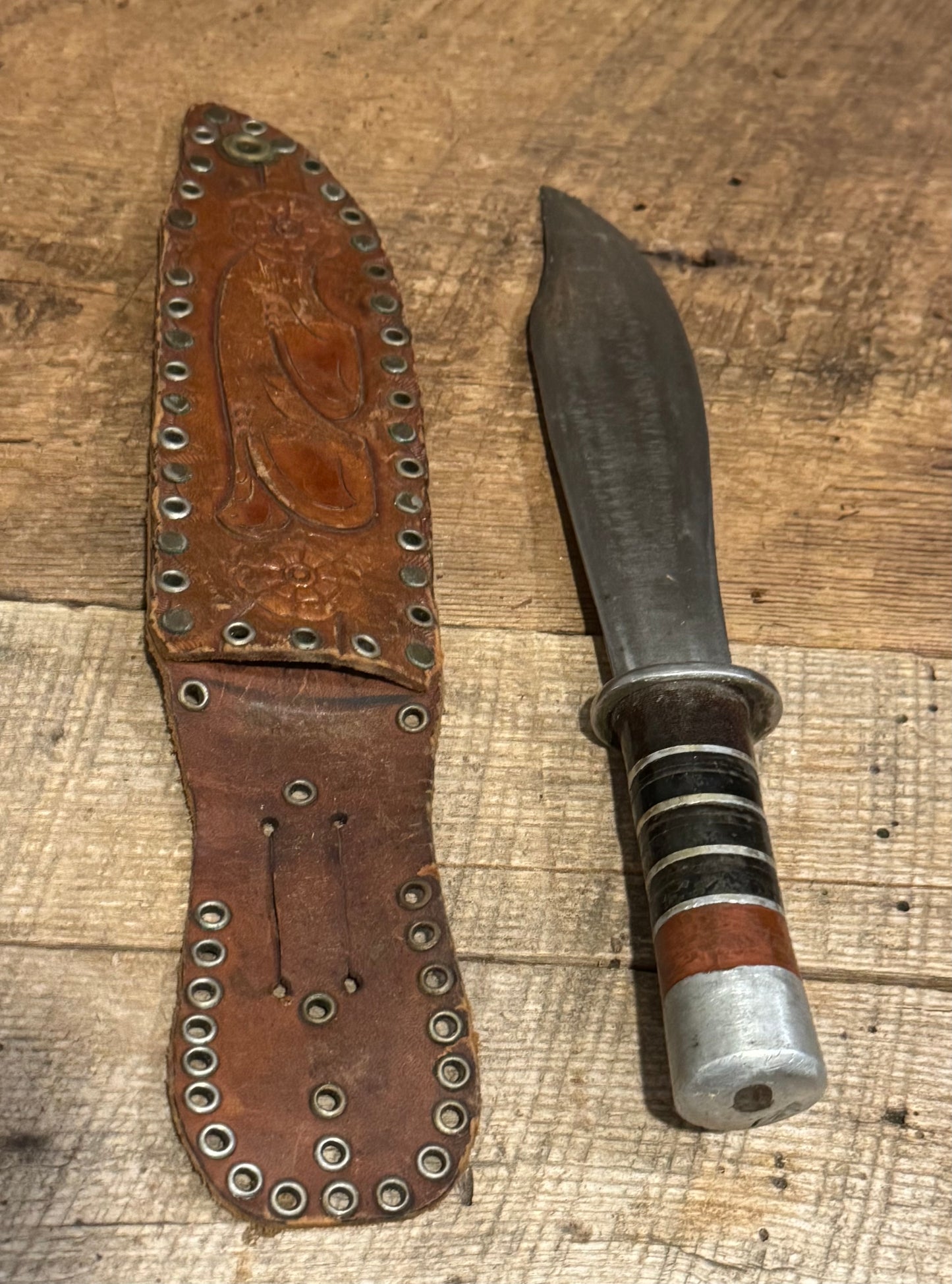 WWII Theatre Knife-Large Bowie
