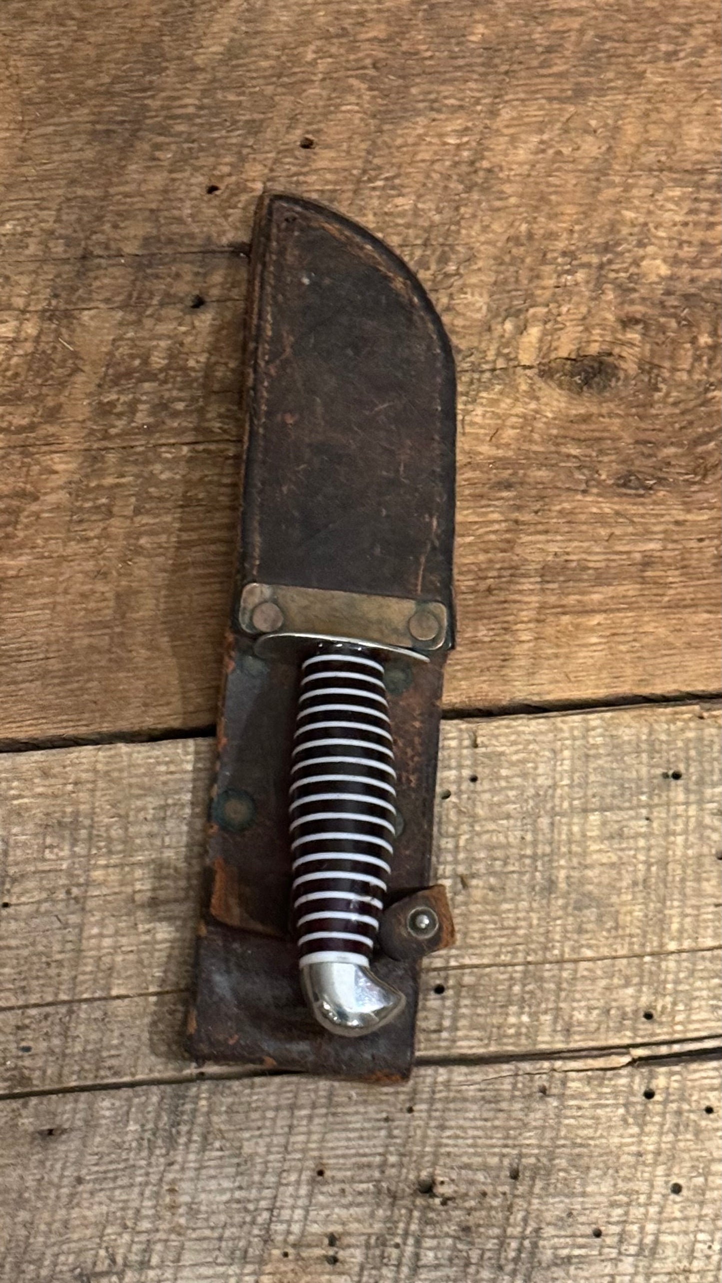 WWII Theatre Knife-Black Striped