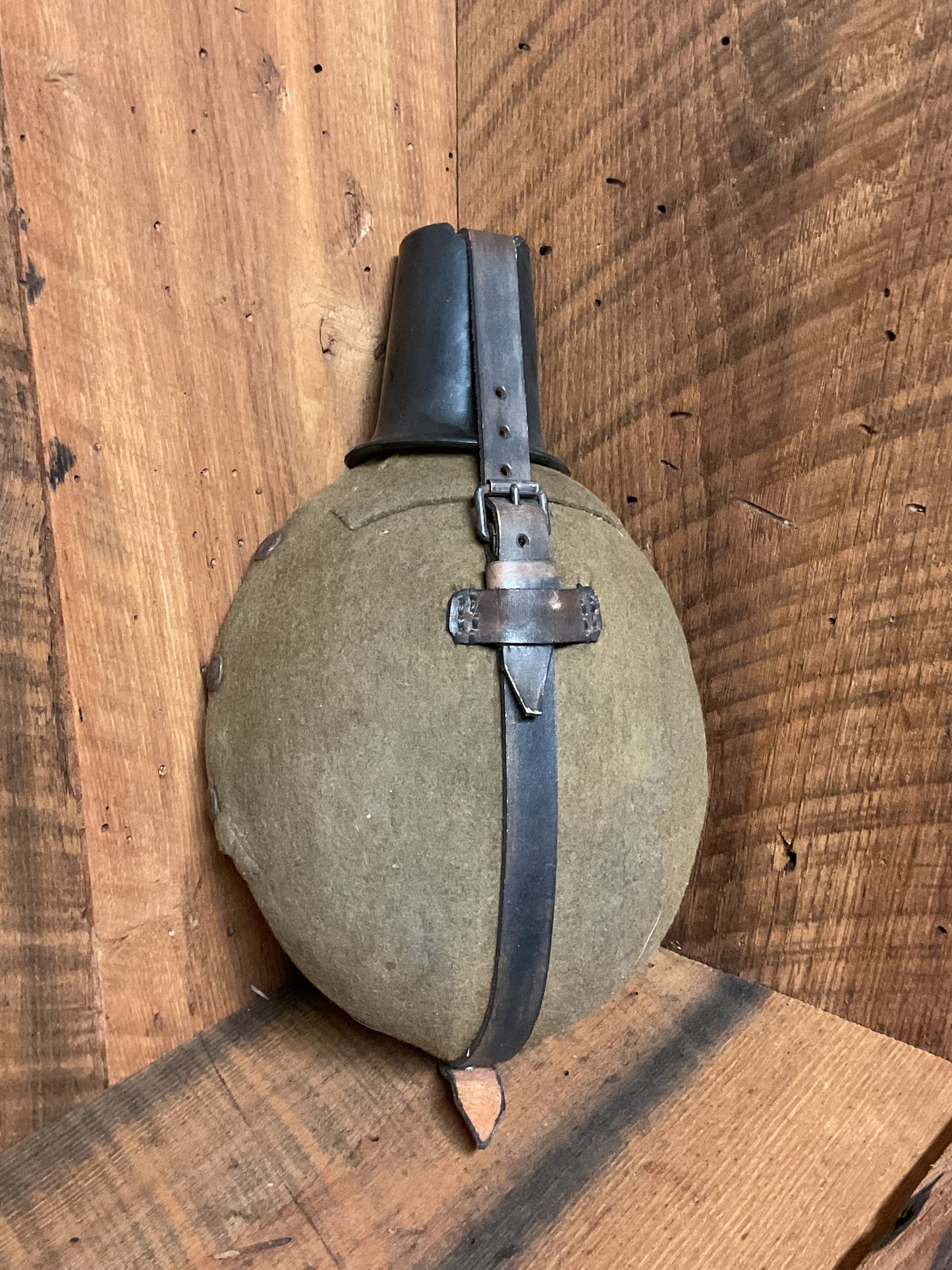 WW2 German Canteen with Bakelite Cup