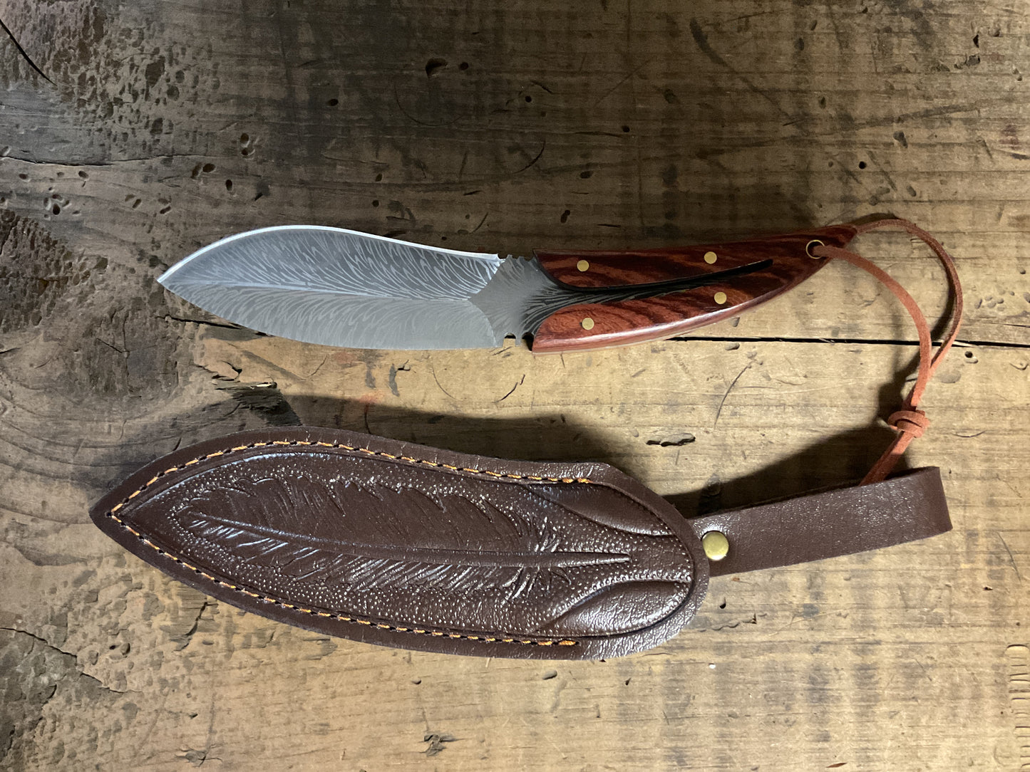 Custom feather Design Fixed Blade Knife w/ Leather Sheath