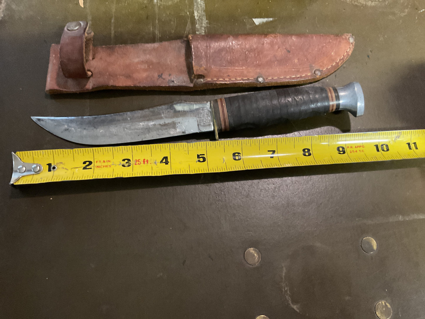 Kabar Hunting Knife