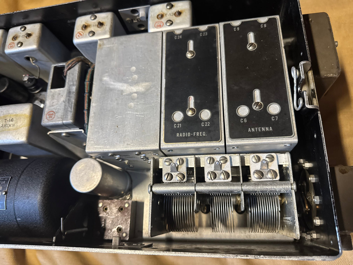 WWII Bendix RA-10DB Aircraft Receiver with MR-11D Loop Relay Unit