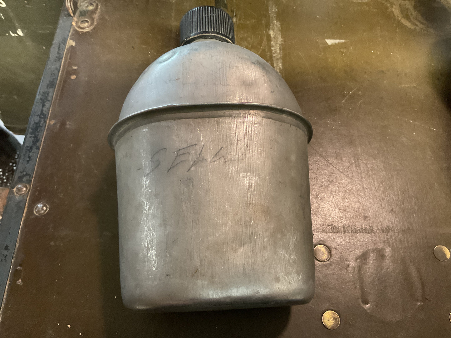 WWII Canteen with Cover (t)