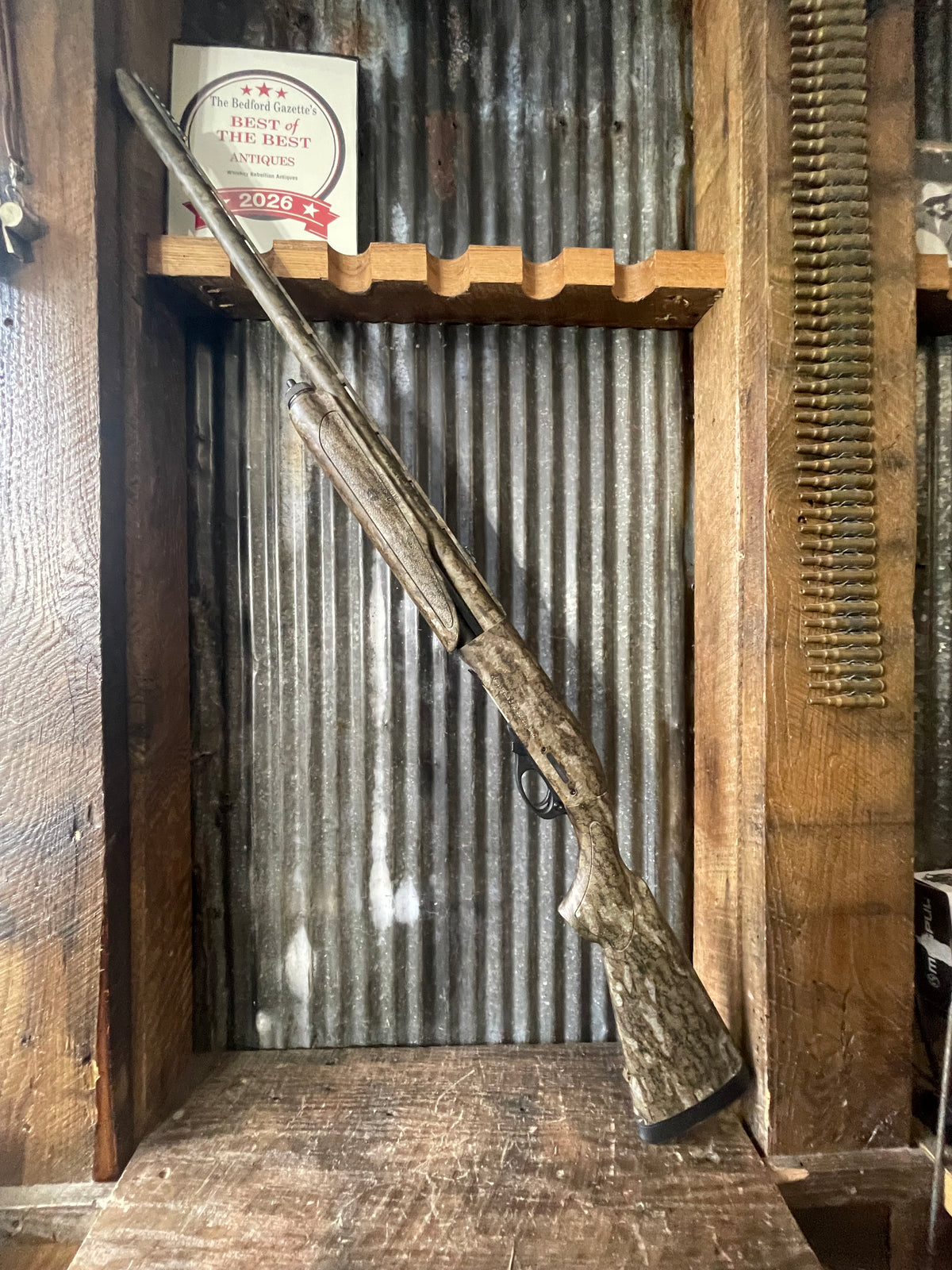 Remington 870 Super Magnum 12 Gauge – Mossy Oak Bottomland Camo – Vent Rib – Good Used Condition