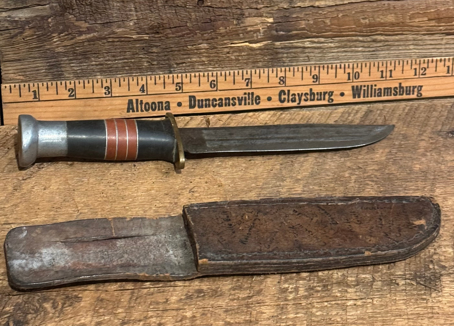 WWII Theatre Knife-Black & Red