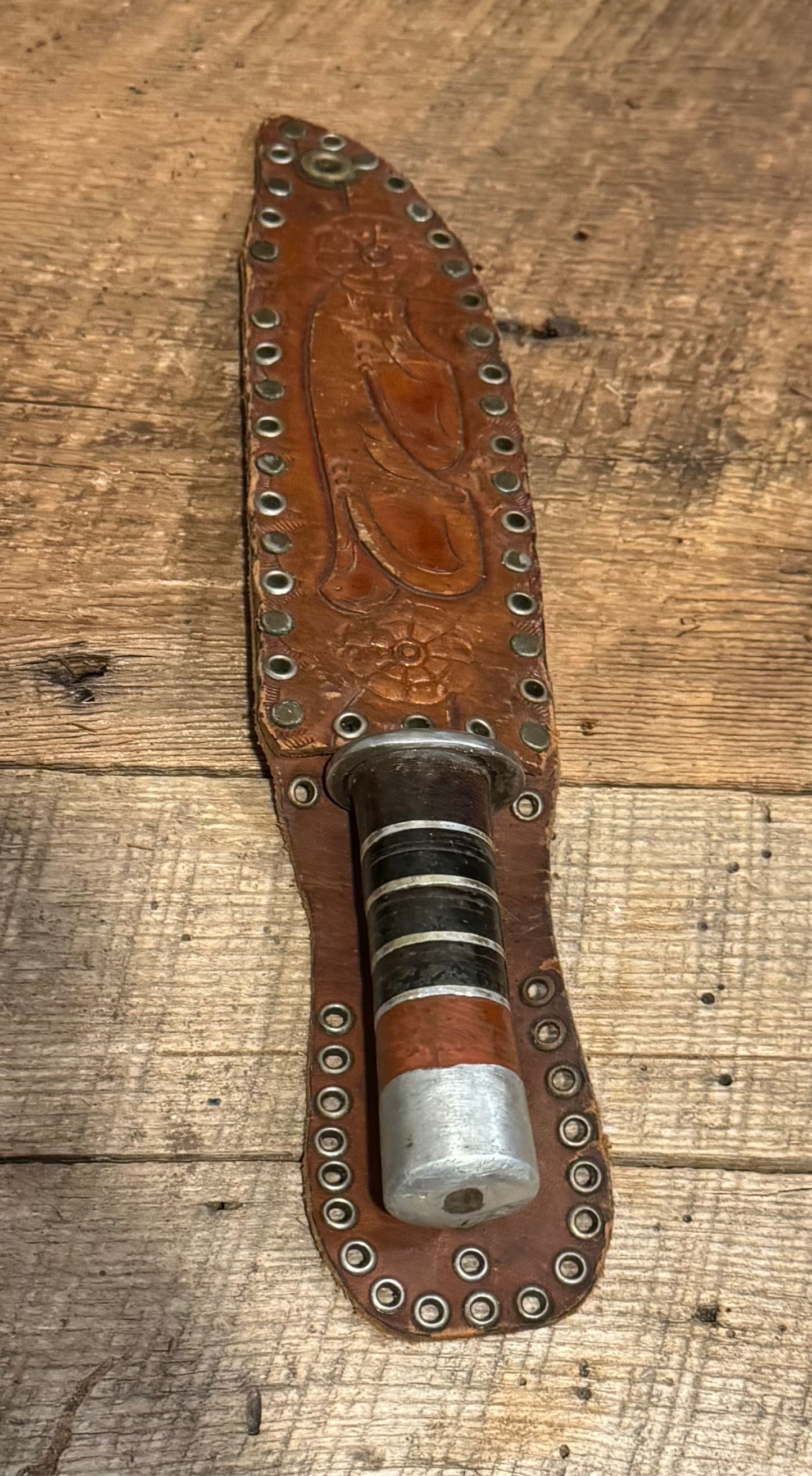 WWII Theatre Knife-Large Bowie