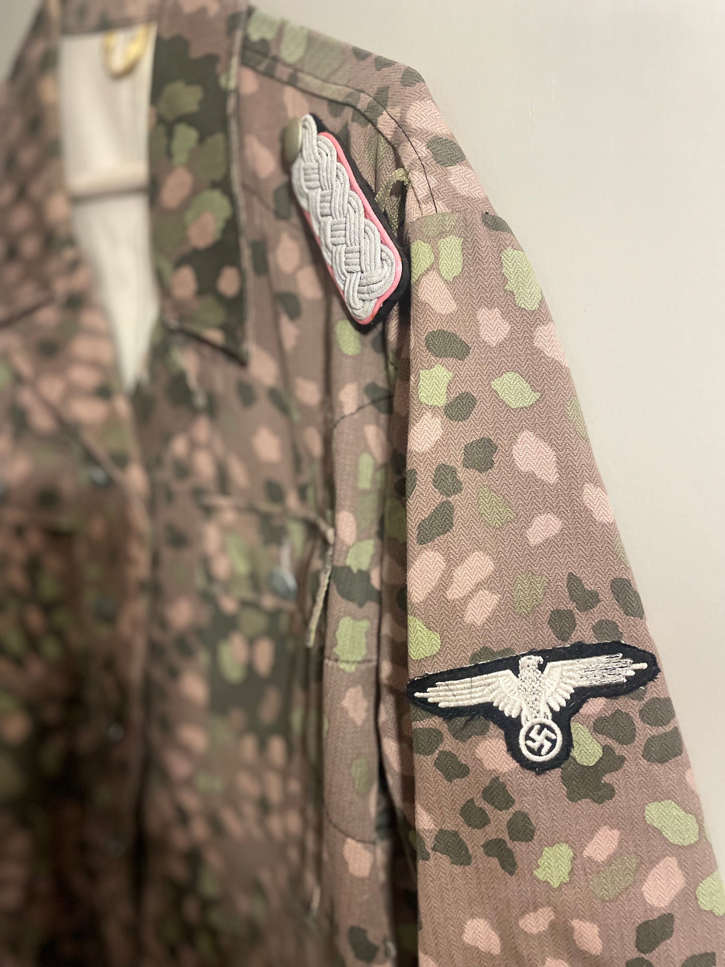 WWII German Oakleaf Tunic with insignia