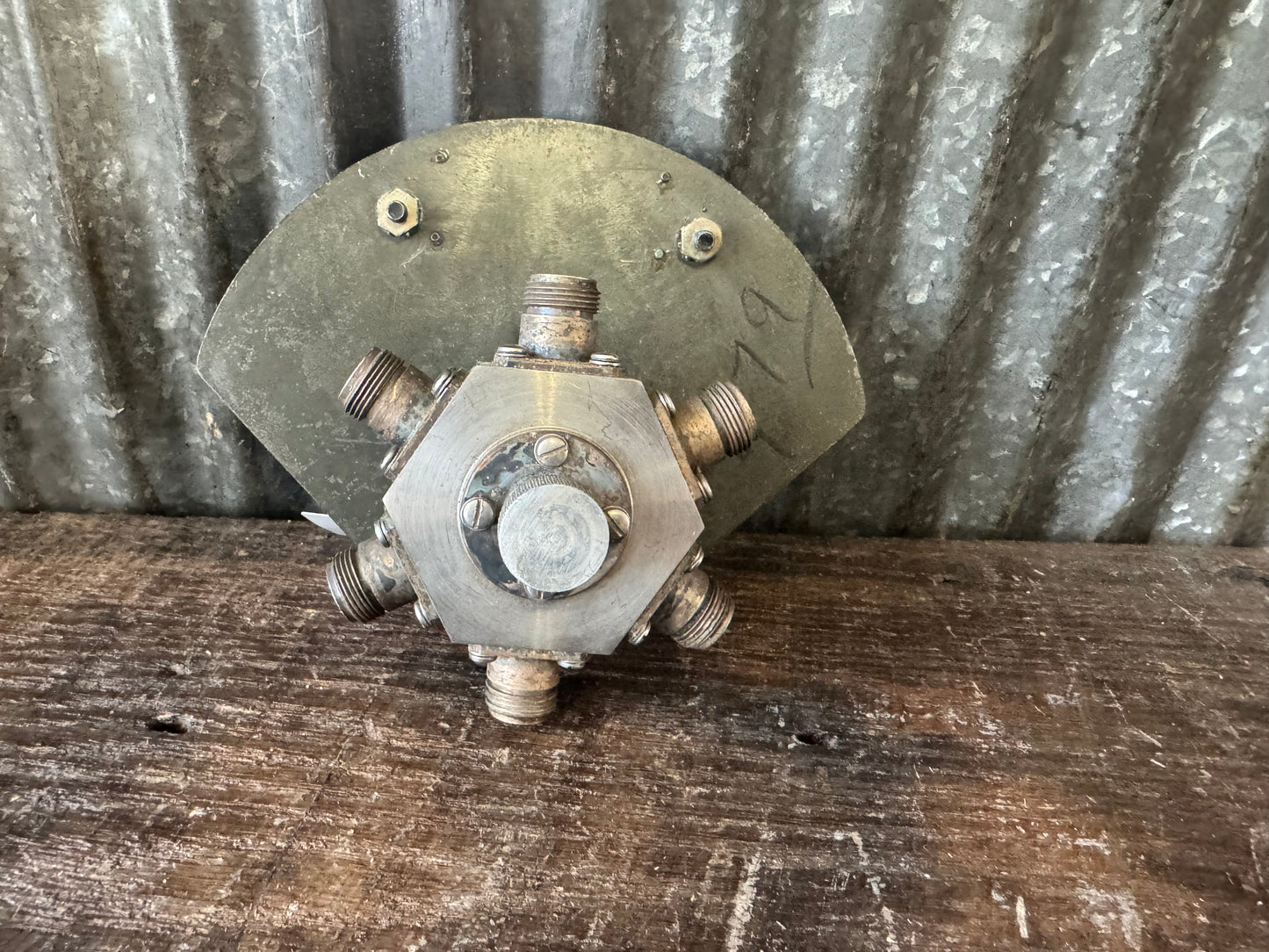 WWII Aircraft Antenna Receiver Selector Unit – “Antenna Receive” Control Panel