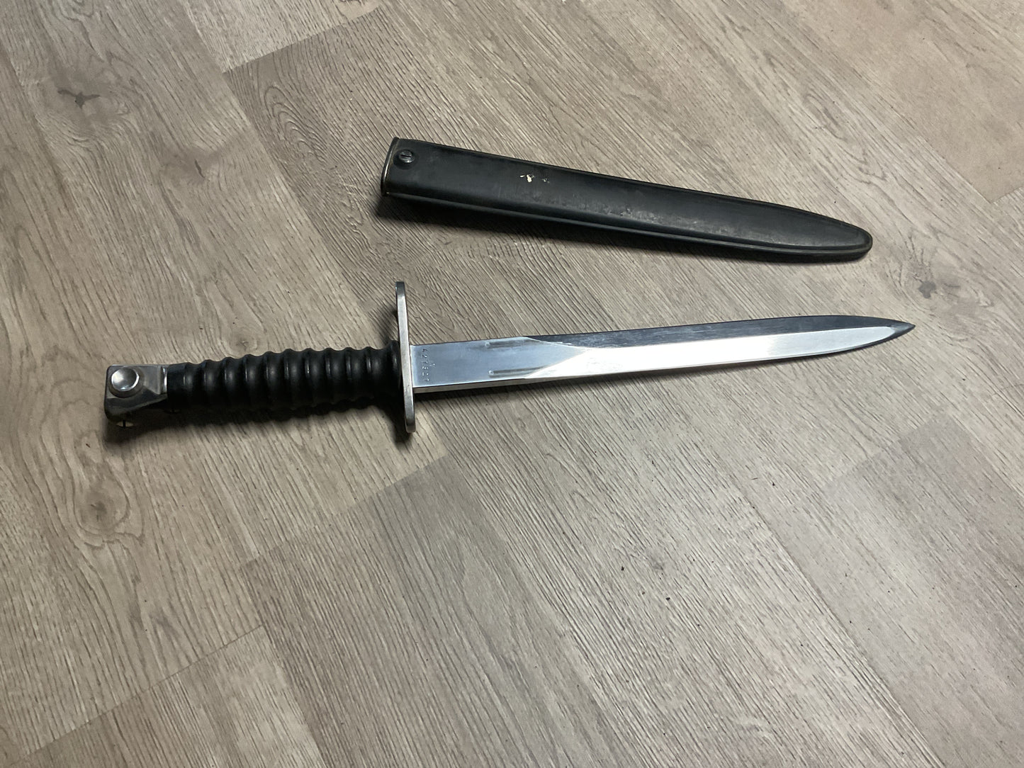 Swiss SIG Stgw M1957 Bayonet