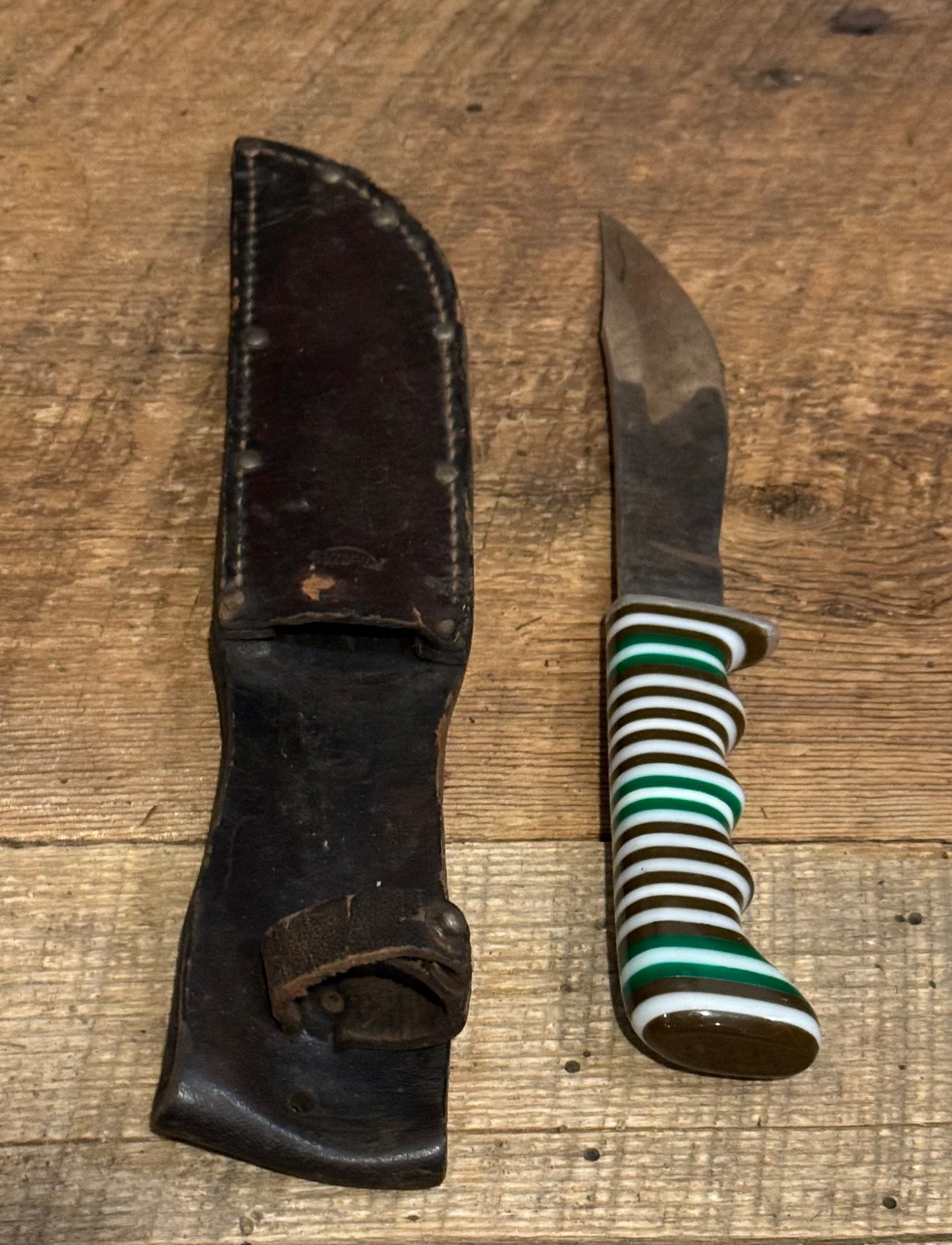 WWII Theatre Knife-Green Brown & White