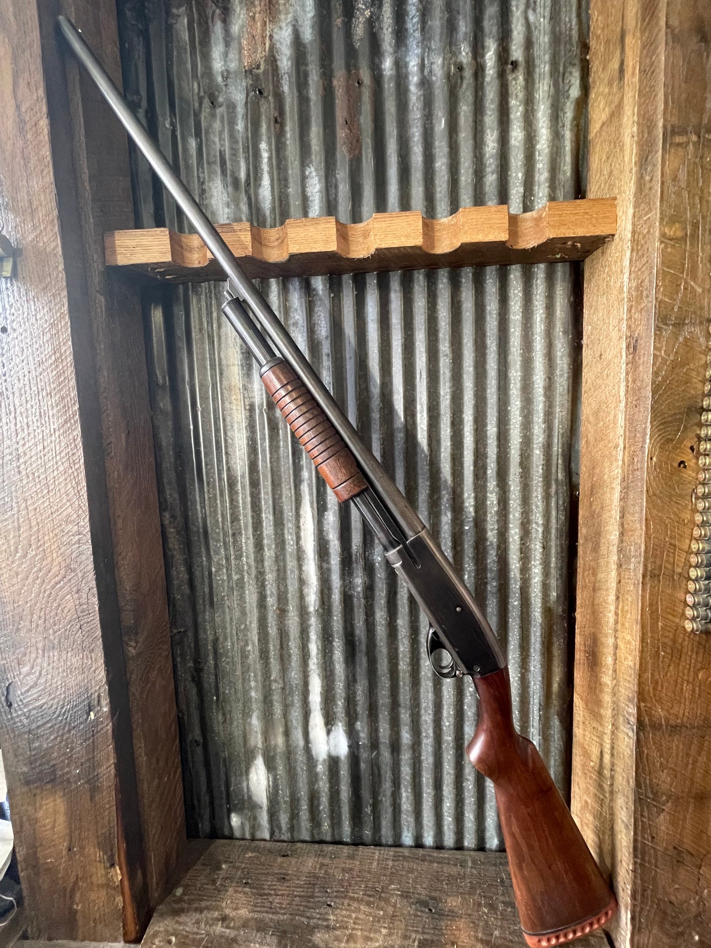 Stevens / Savage Pump Shotgun – 16 Gauge
