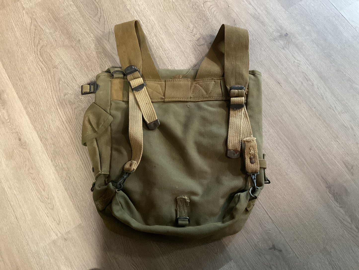 WWII Bag 1945 Bruce & Thomas mfg. Co.