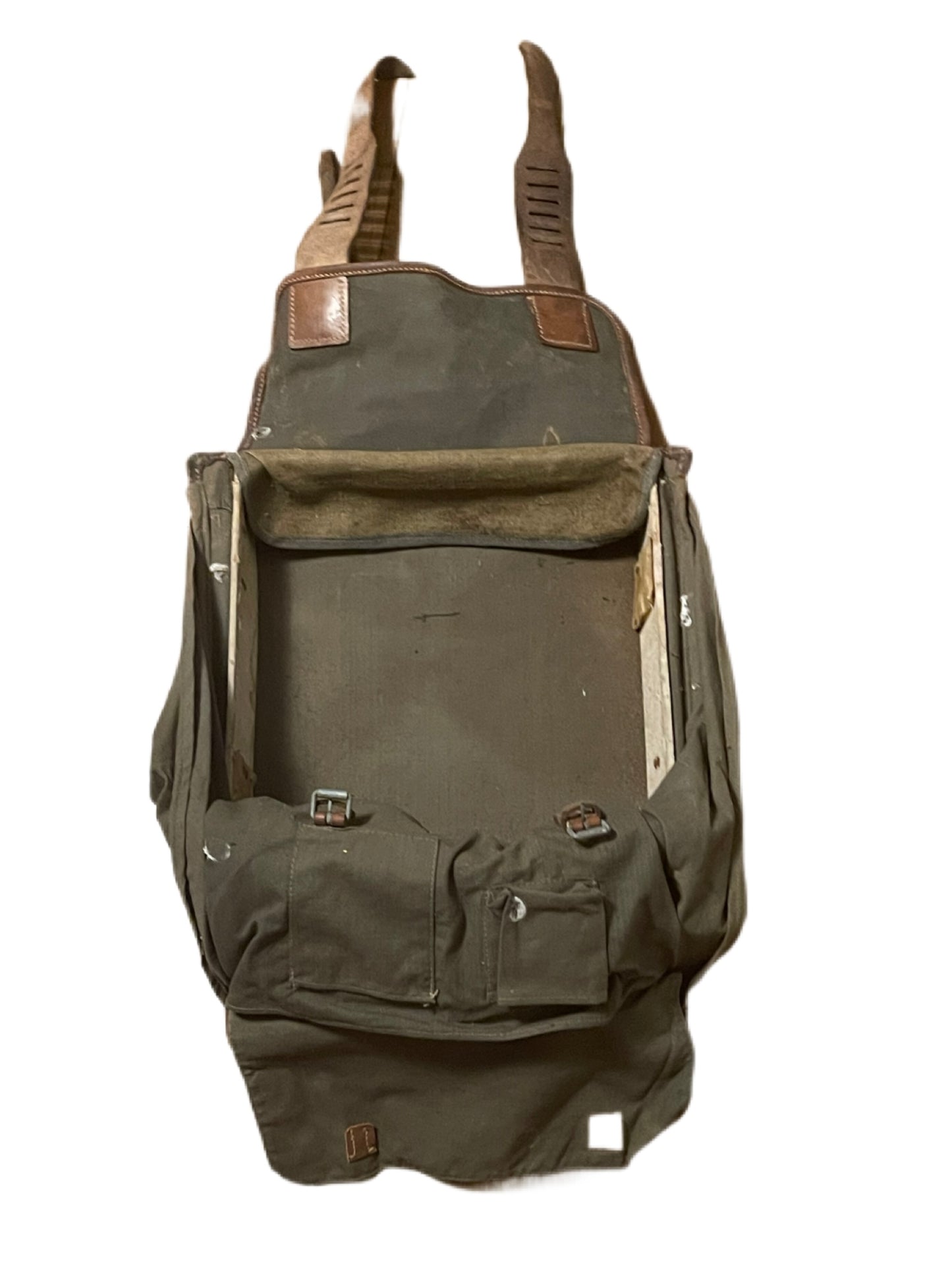 WWII Signalman Cowhide Backpack Model 3 (Fernsprechtornister) – Dated 1940