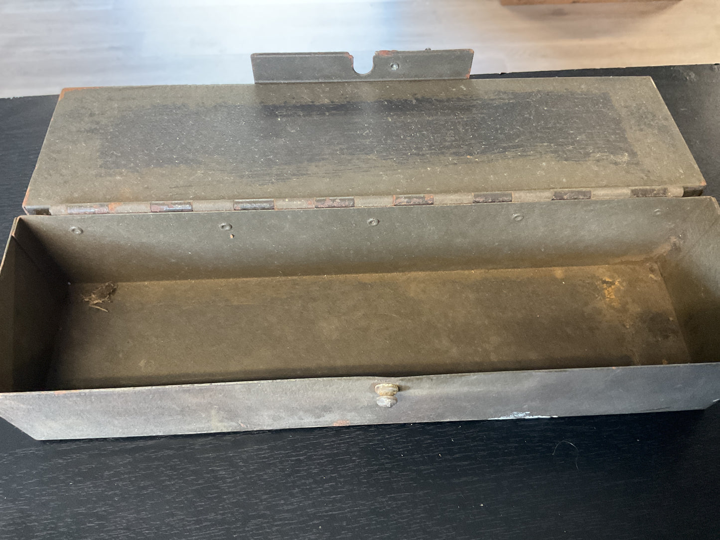 Signal Corps Case CS-137