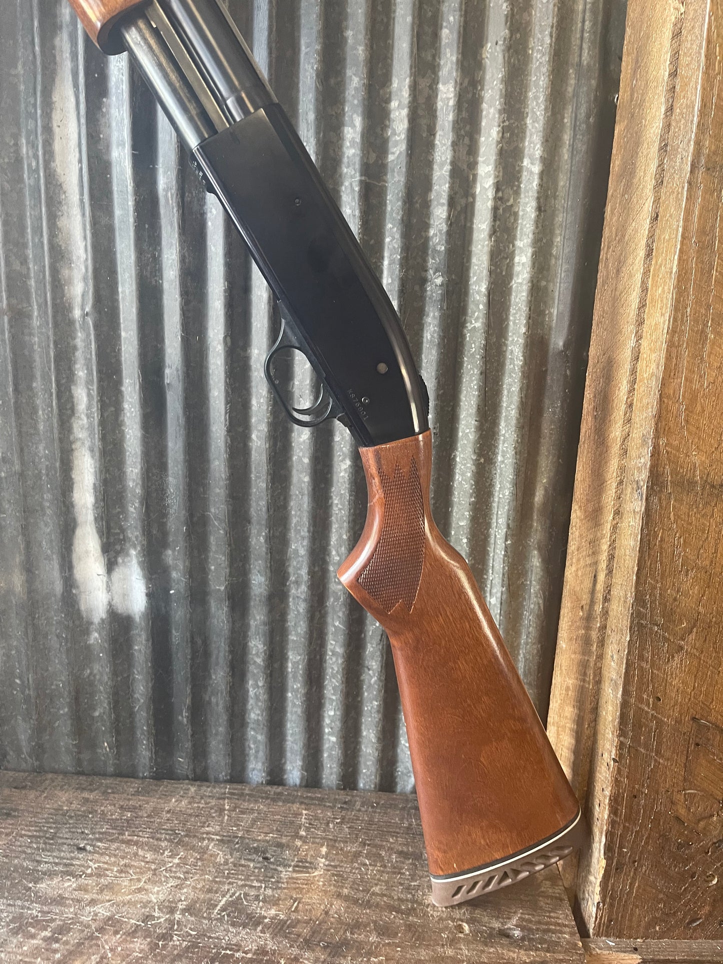 Mossberg 500 Pump-Action Shotgun – 12 Gauge – Vent Rib Barrel – Good Used Condition