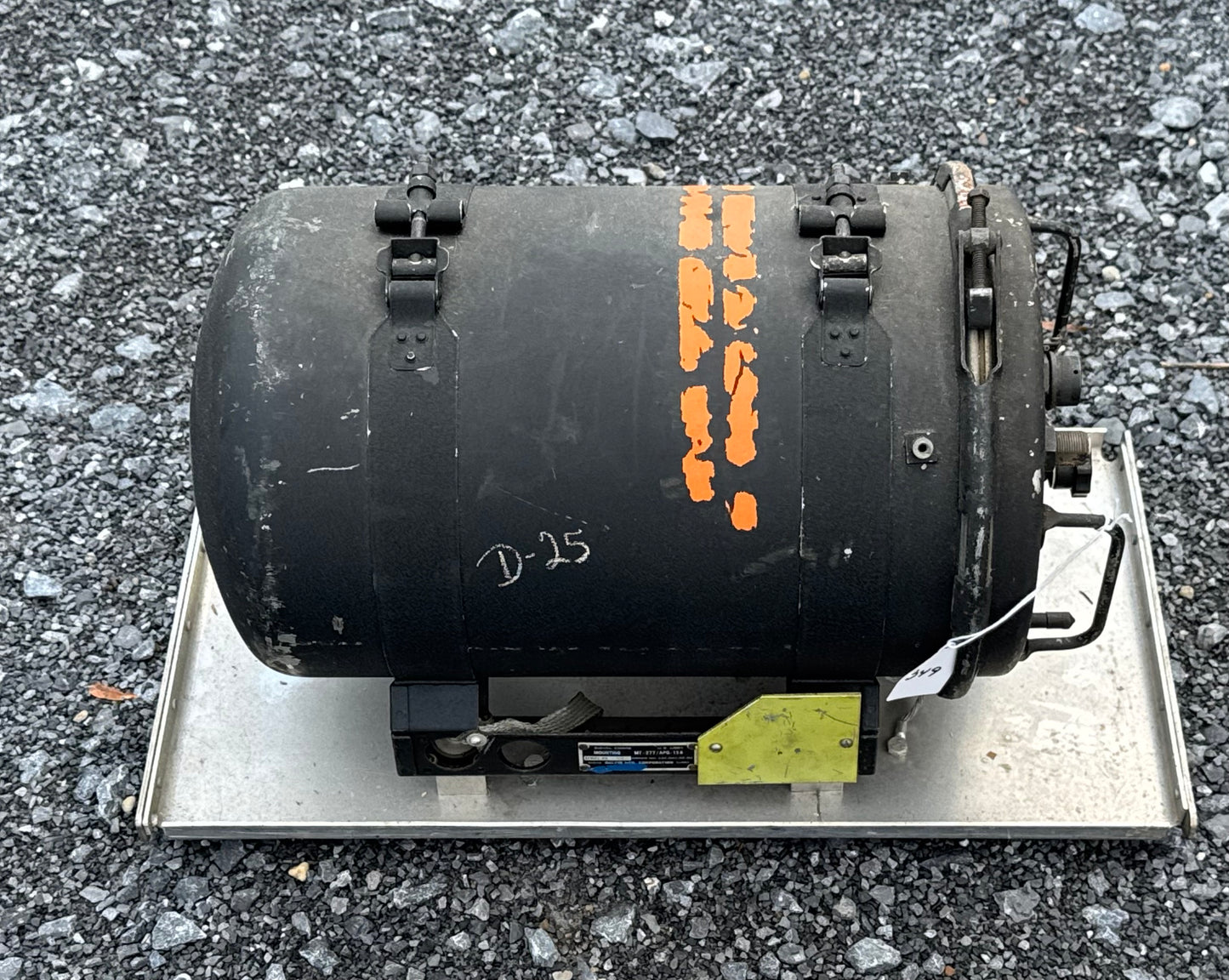 WWII U.S. Army RT-39/APG-5 Receiver-Transmitter Radar Unit with MT-277/APG-13A Mount – Galvin Mfg. Corp.