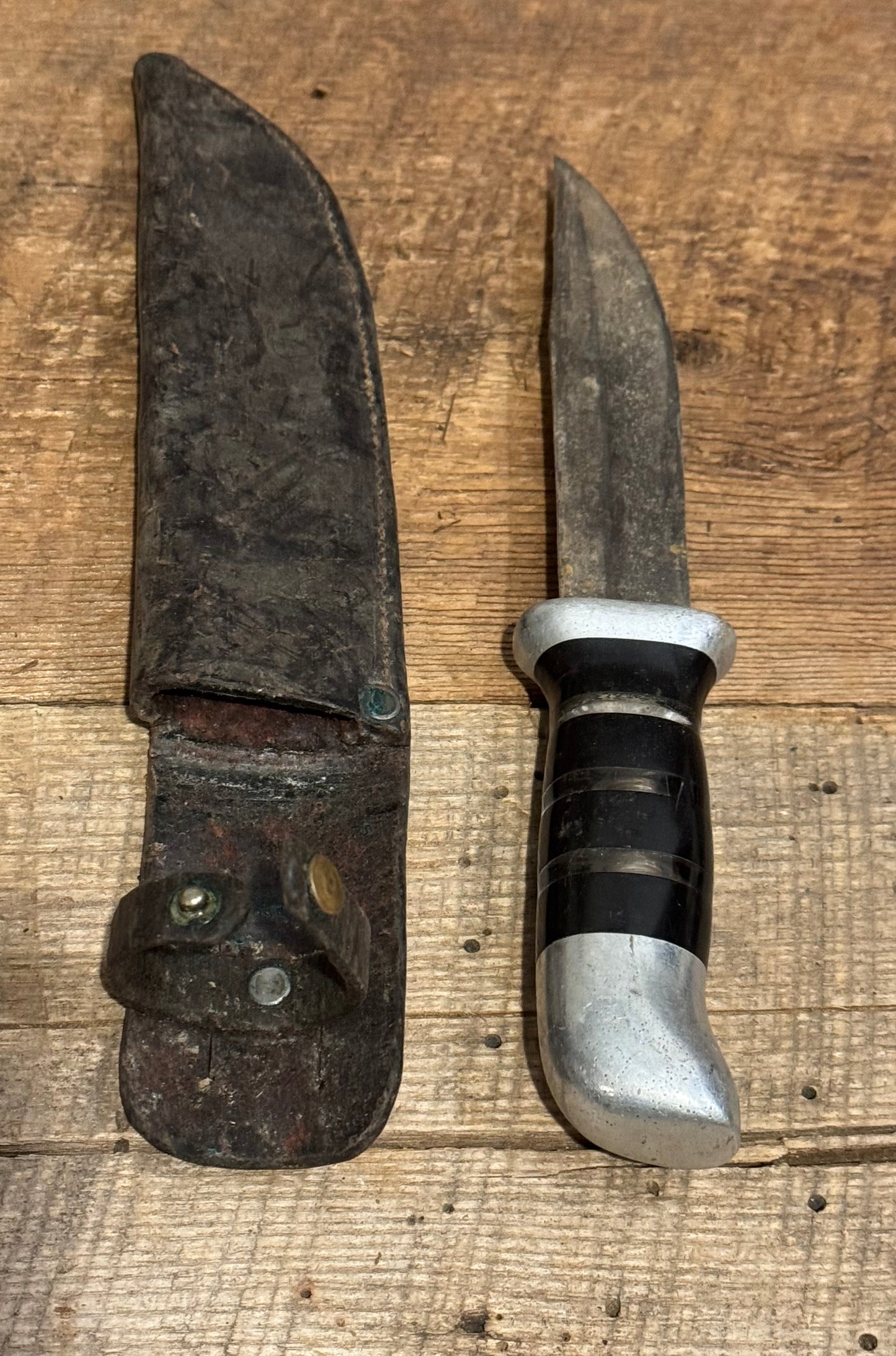 WWII Theatre Knife-Black & Silver