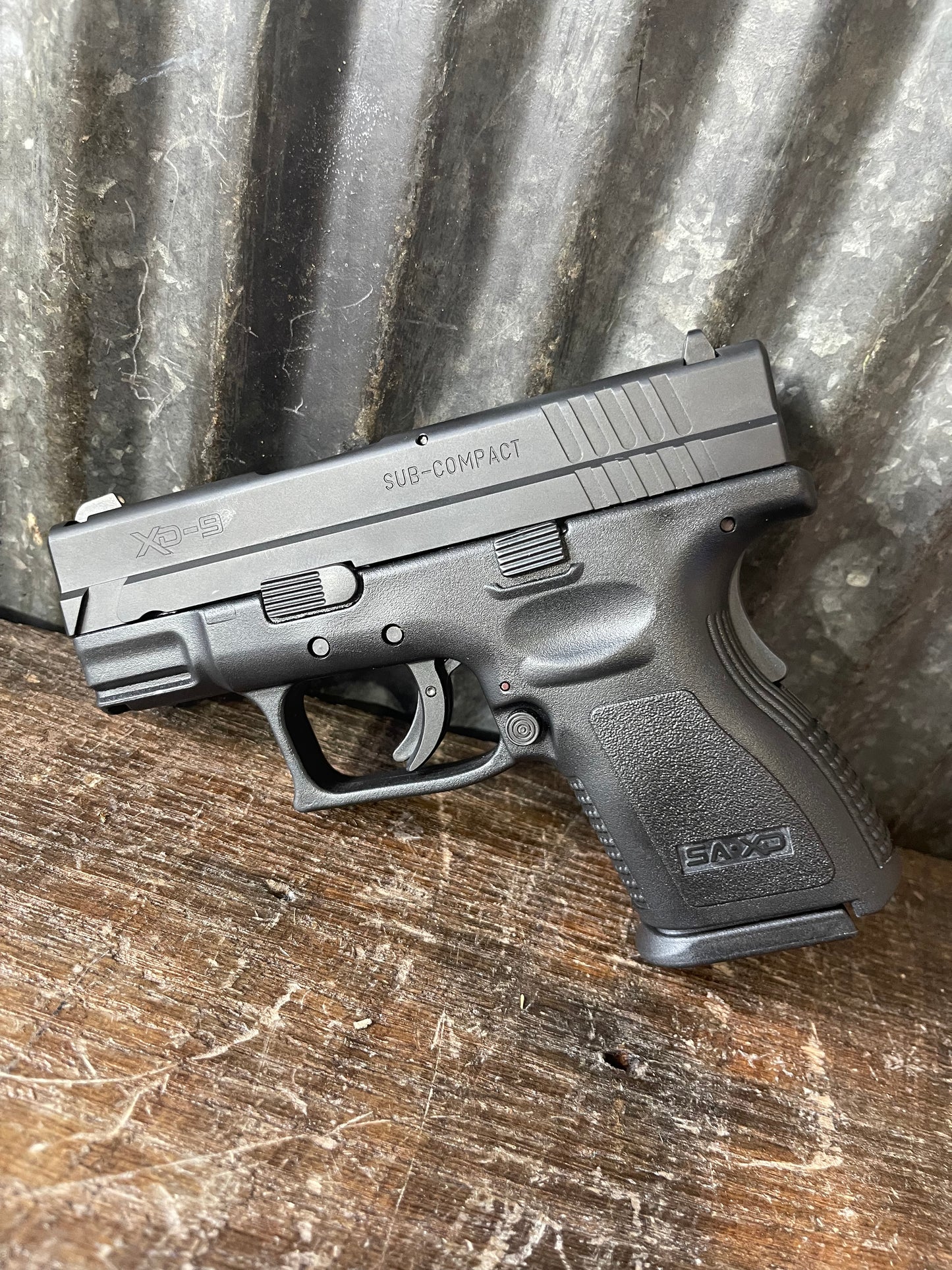 Springfield Armory XD-9 Sub-Compact 9mm Pistol with Box & Accessories