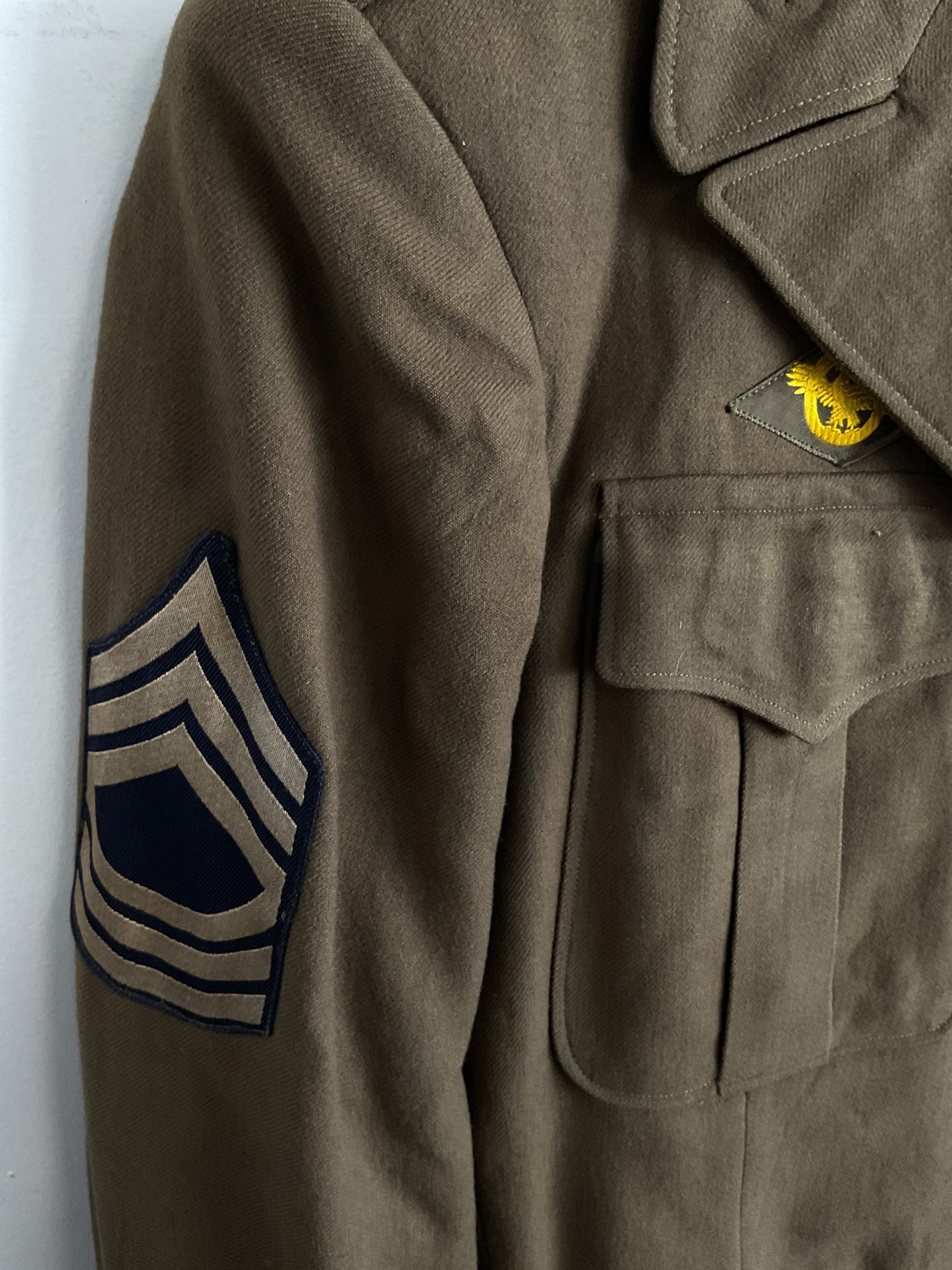 WWII U.S. Army 81st Infantry Division Service Dress Jacket - Sergeant Rank with Ruptured Duck Patch - Size 36S