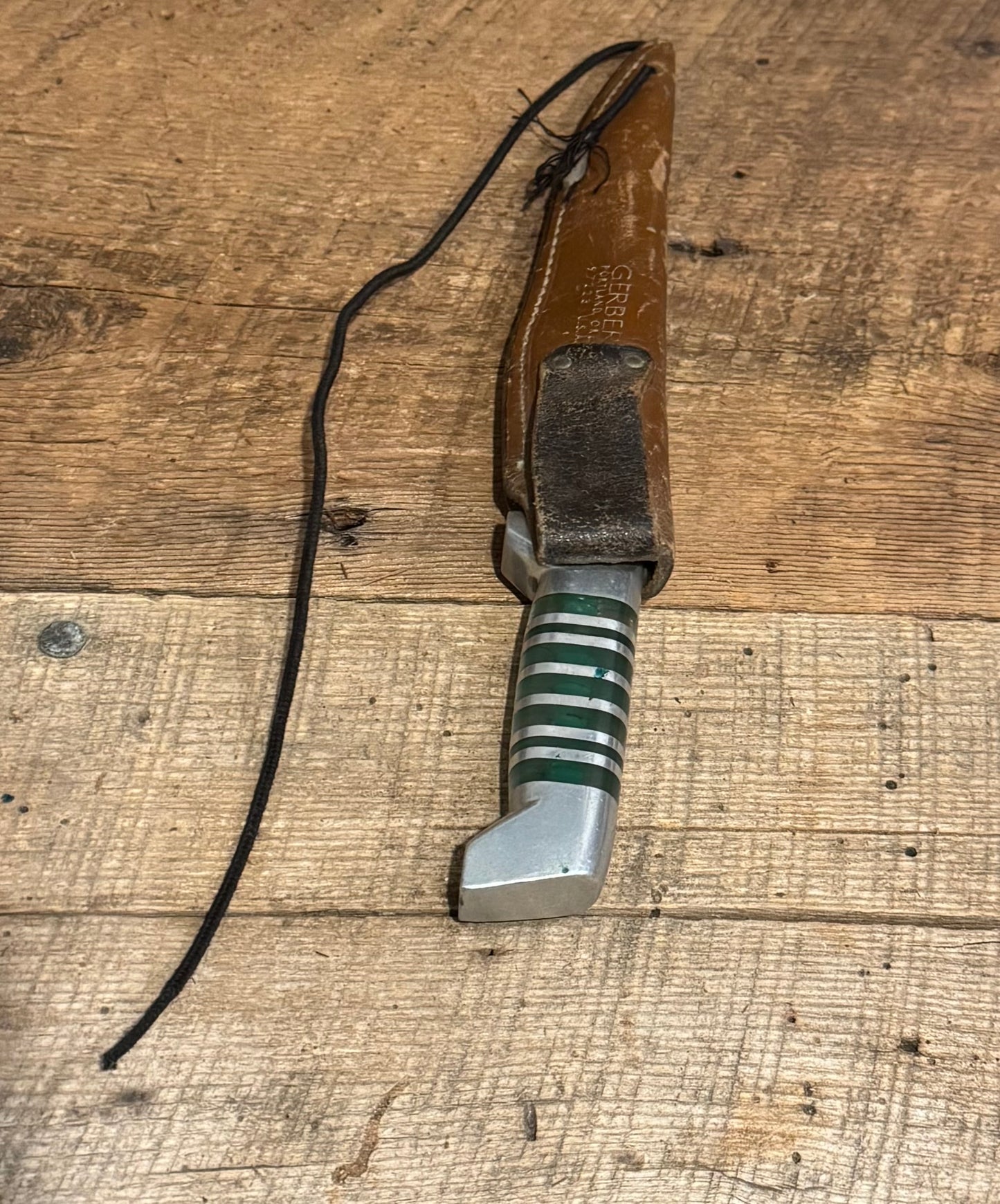 WWII Theatre Knife-Clear and Green
