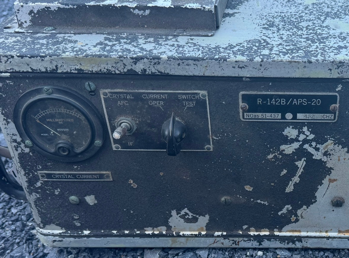 WWII U.S. Navy AN/APS-20 Airborne Search Radar Receiver Unit R-142B/APS-20