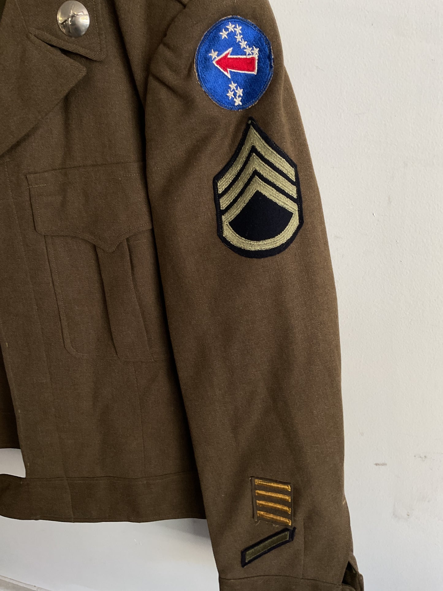 WWII U.S. Army 5th Air Corps Service Dress Jacket - Sergeant Rank with Ruptured Duck Patch - Size 34R