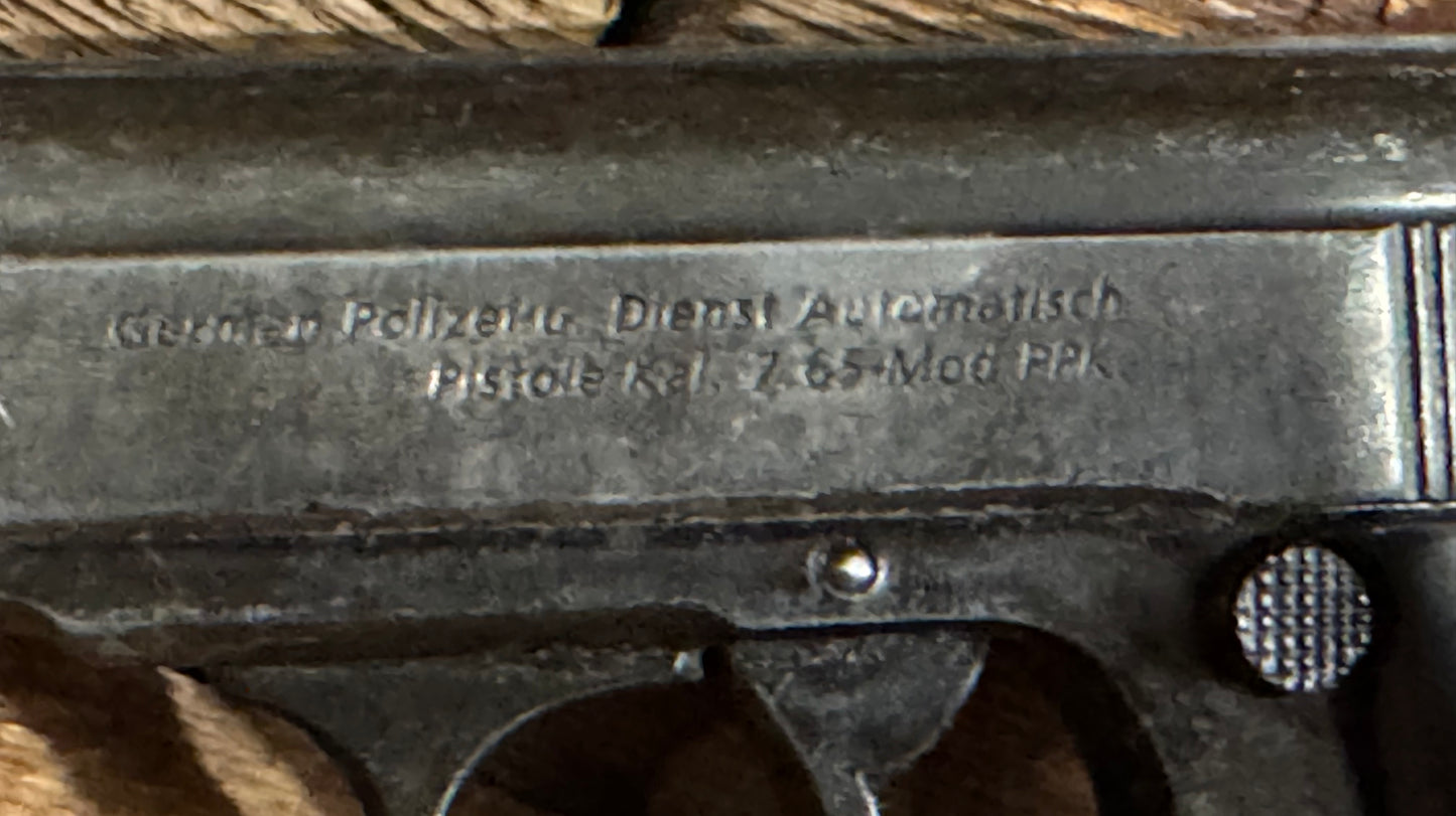 REPLICA WWII GERMAN WALTHER PPK PISTOL-Non Firing Prop
