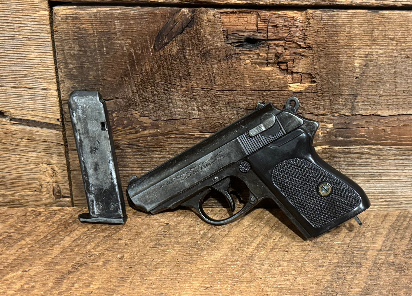 REPLICA WWII GERMAN WALTHER PPK PISTOL-Non Firing Prop