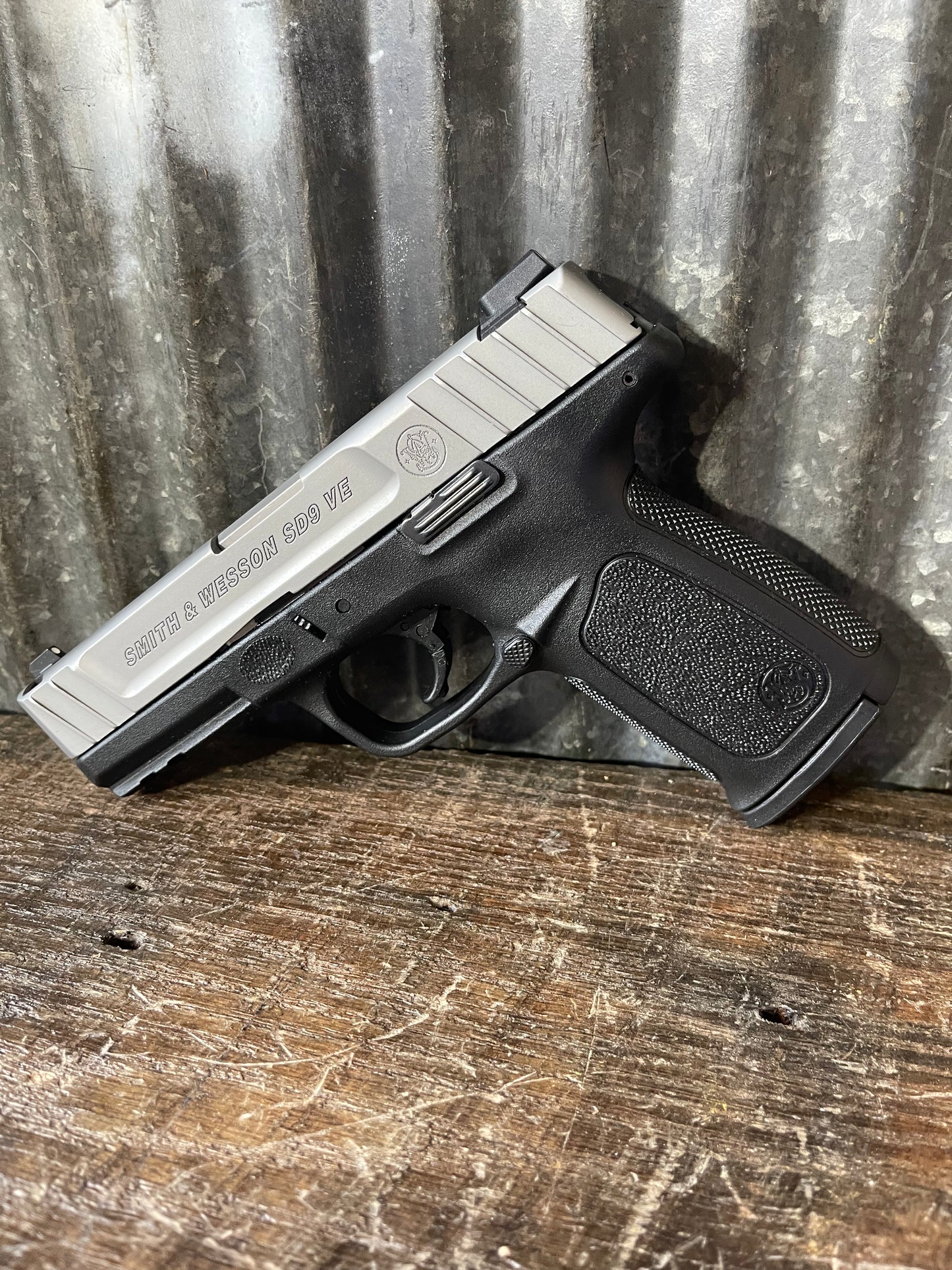 Smith & Wesson SD9 VE 9mm Pistol – Original Box & 2 Magazines