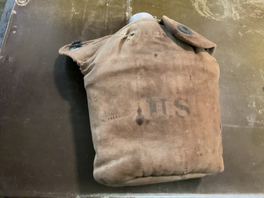 WWI 1918 Canteen with 1917 named Cover (g)