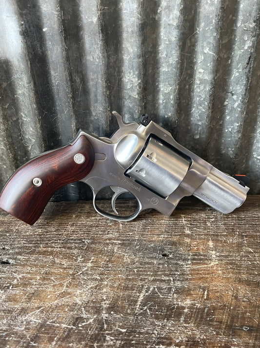 Ruger Redhawk .357 Magnum 8-Shot Stainless Revolver – 2.75-Inch Barrel – Box and Papers