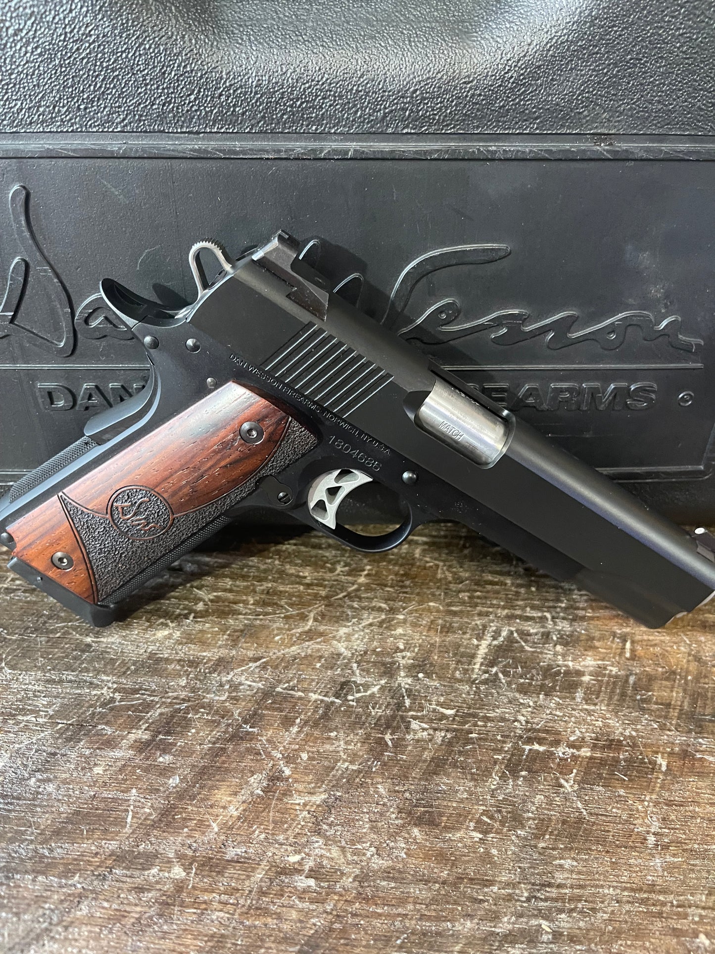 Dan Wesson Vigil .45 ACP 1911 – Match Barrel – Original Case – 3 Magazines