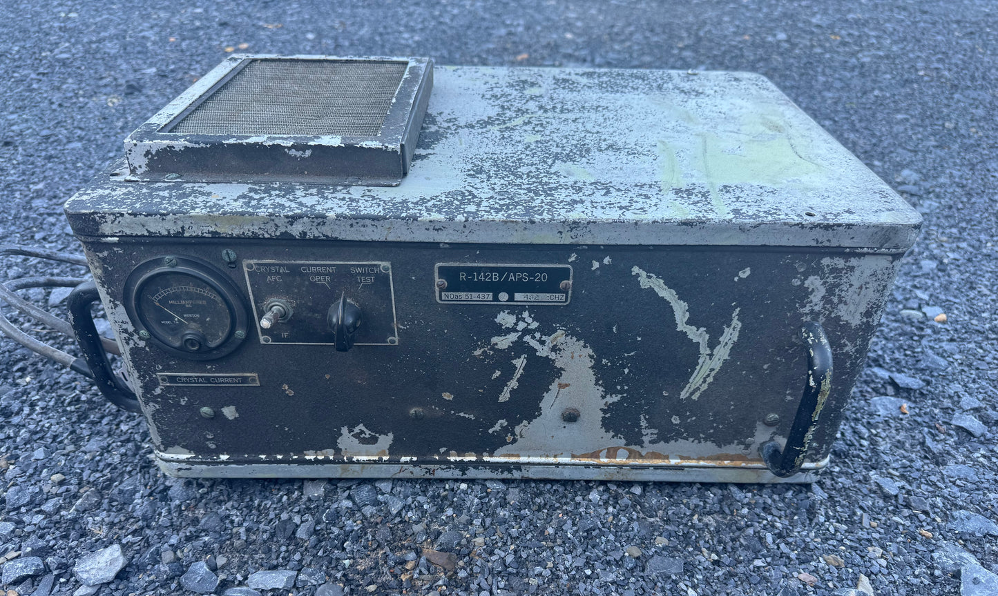 WWII U.S. Navy AN/APS-20 Airborne Search Radar Receiver Unit R-142B/APS-20