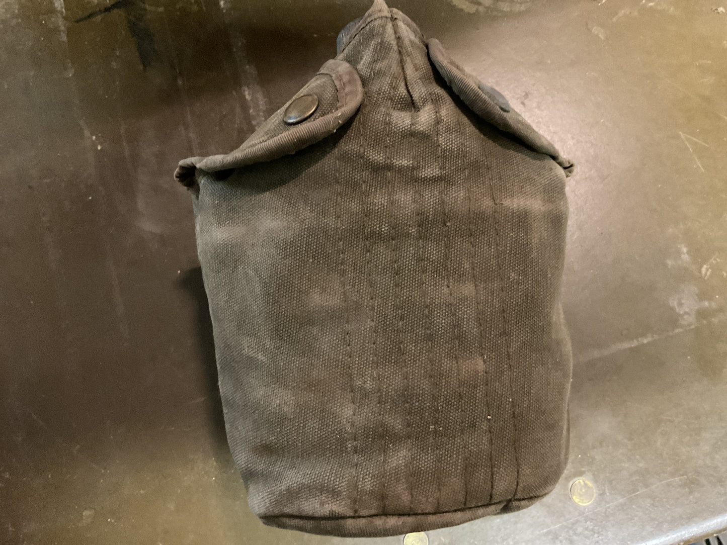 WWII Canteen with Cover (b)