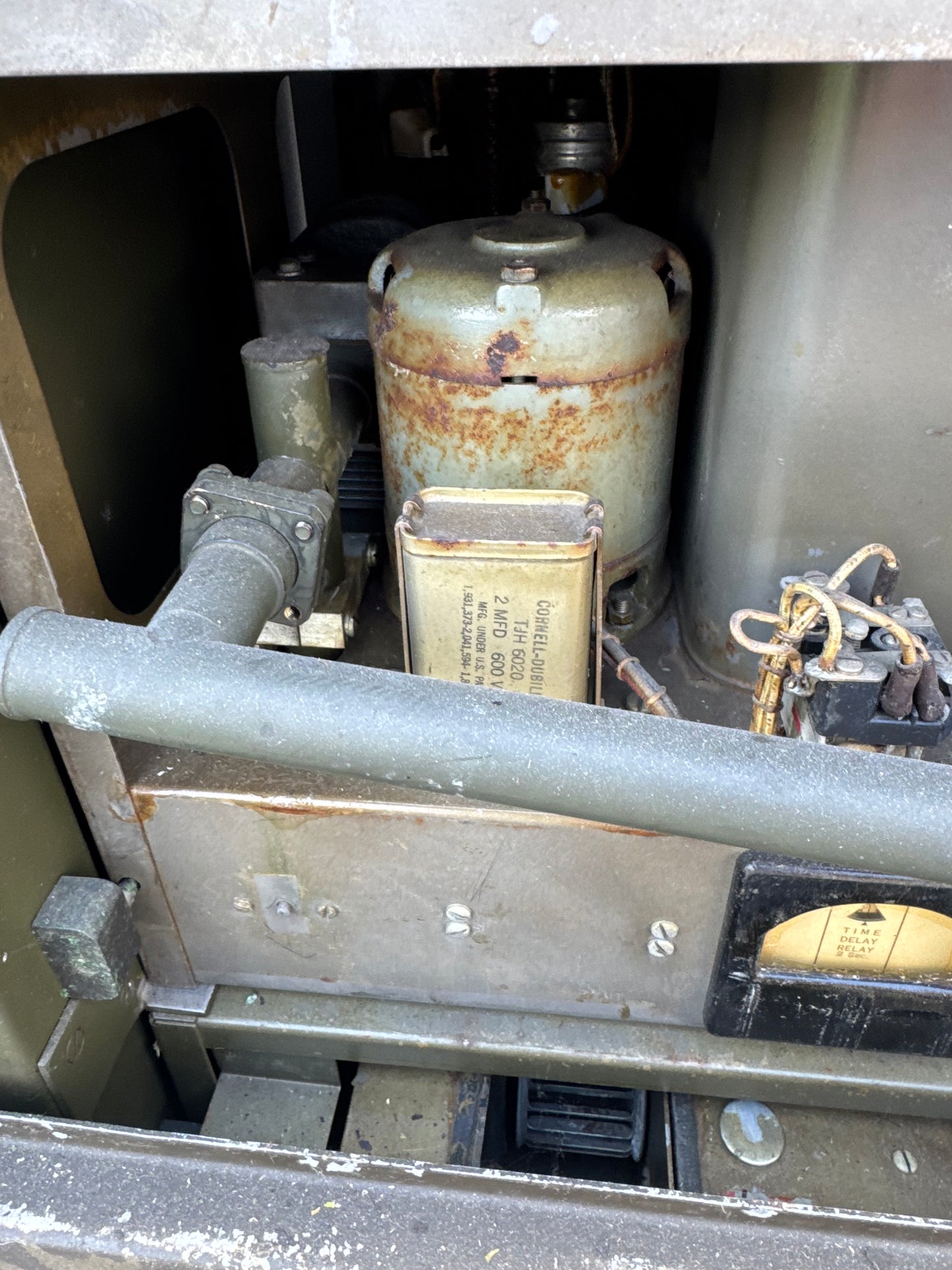 WWII U.S. Army Signal Corps radar/radio equipment cabinet