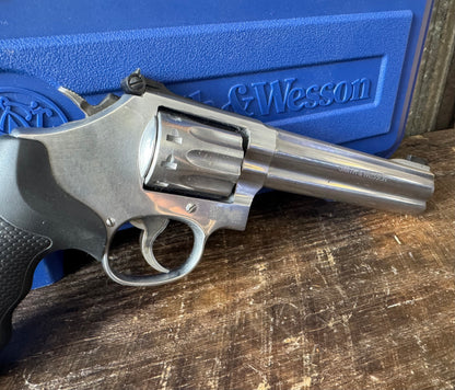 Smith & Wesson Model 617-6