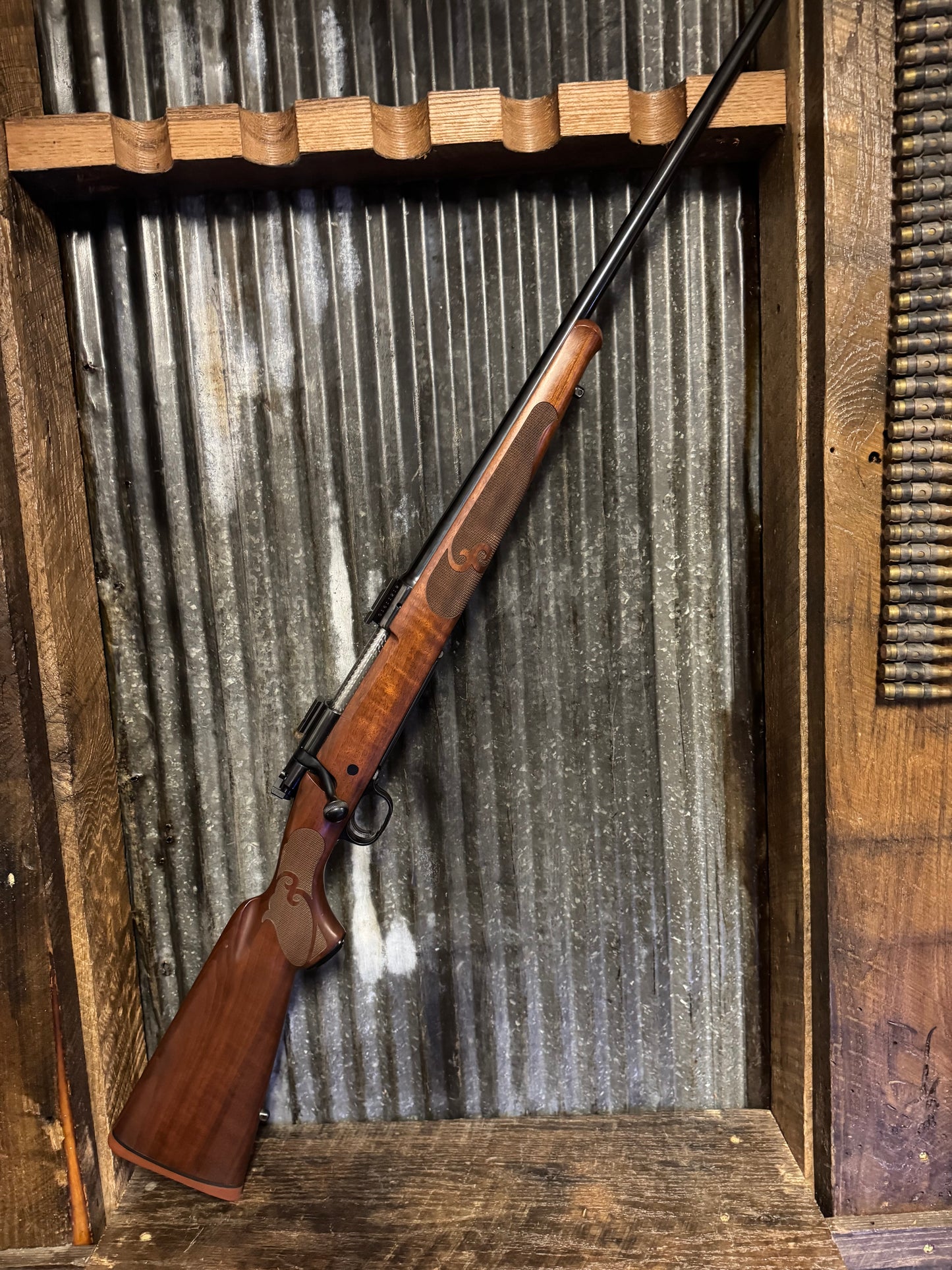 Winchester Model 70 XTR Featherweight
243 Winchester