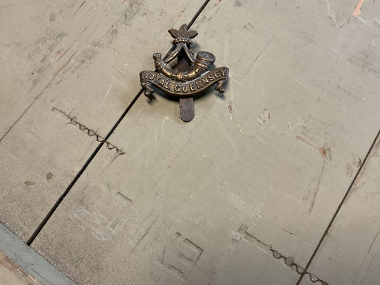 Royal Guernsey Cap Badge WWI-WWII