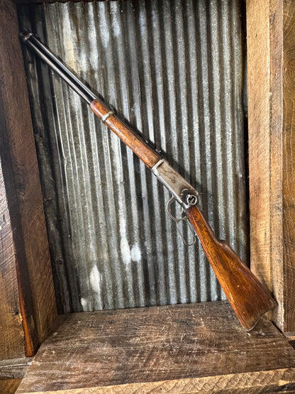Winchester Model 1894 Saddle Ring Carbine – .25-35 WCF