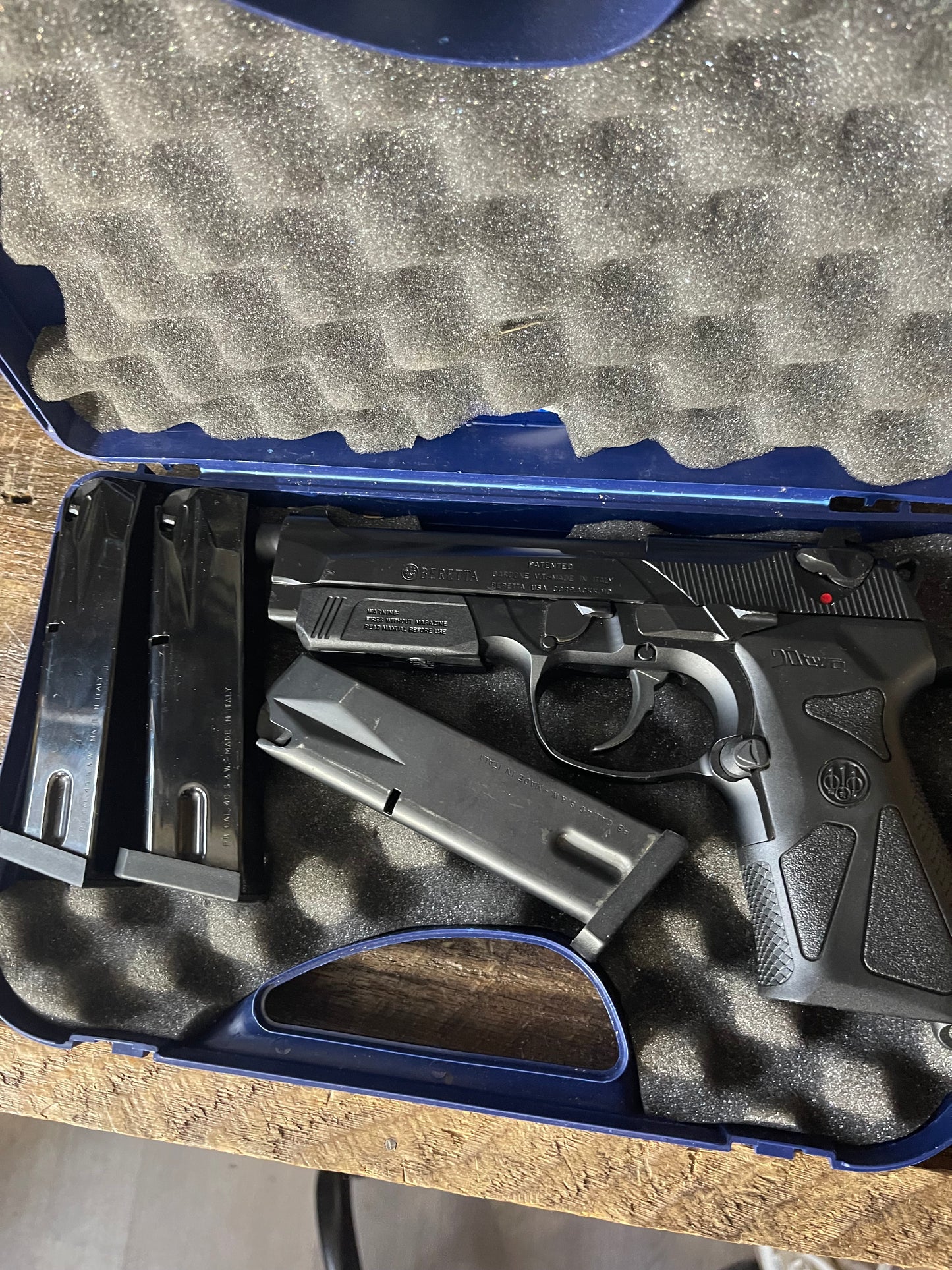 Beretta 90-Two .40 S&W – With Factory Case & 3 Magazines