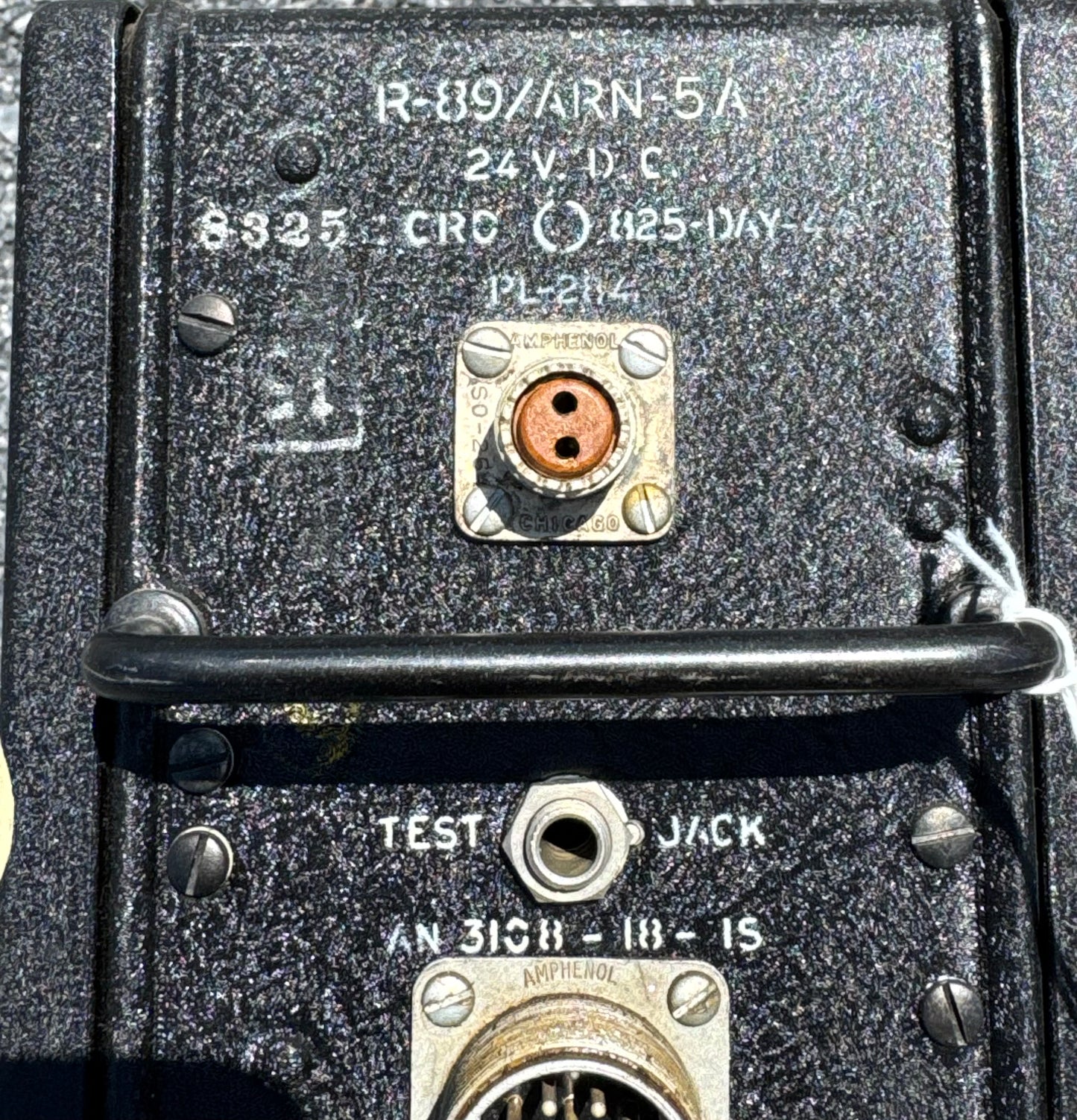 WWII U.S. Navy R-89/ARN-5A Radio Receiver – Aircraft Navigation