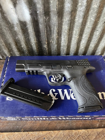 Smith & Wesson M&P9 Pro Series 9mm Pistol — Box, Paperwork & 2 Magazines