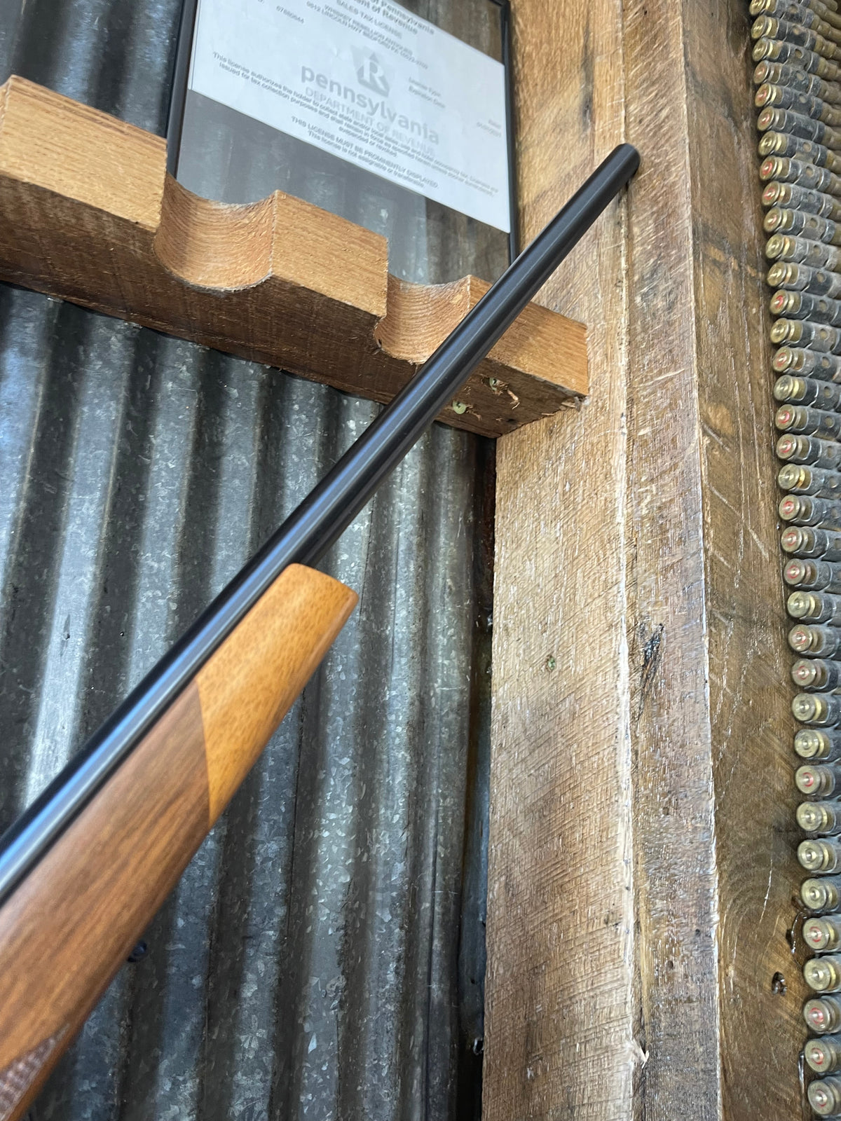 Weatherby Vanguard .22-250 Remington – Leupold VX-III 6.5-20x40 – Excellent Condition