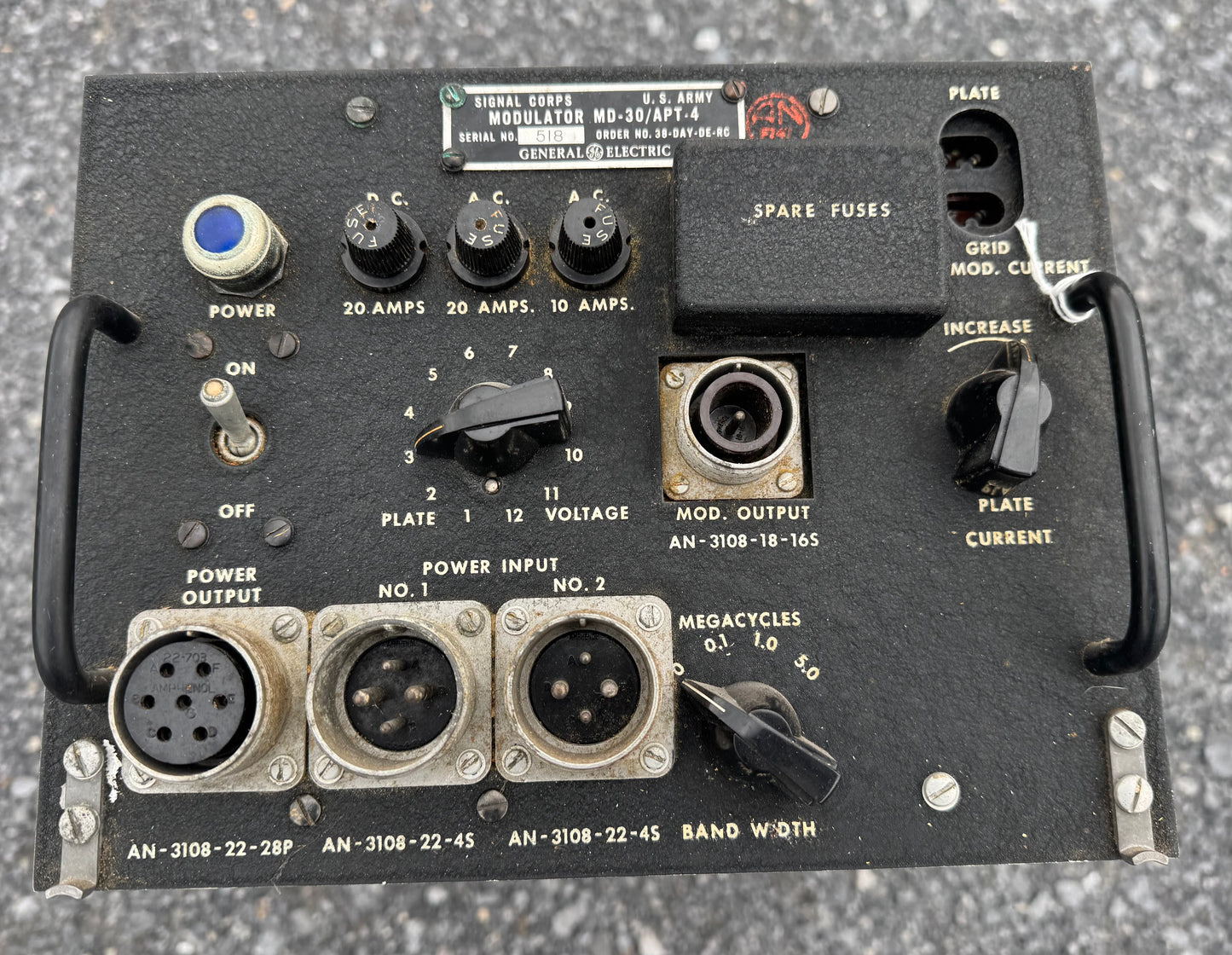 WWII U.S. Army Signal Corps General Electric MD-30/APT-4 Modulator Uni