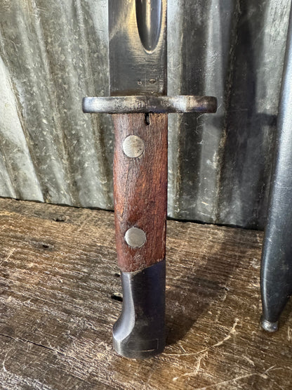 Original WWII German K98 Bayonet by Elite-Diamant (44) – Matching Scabbard with Frog