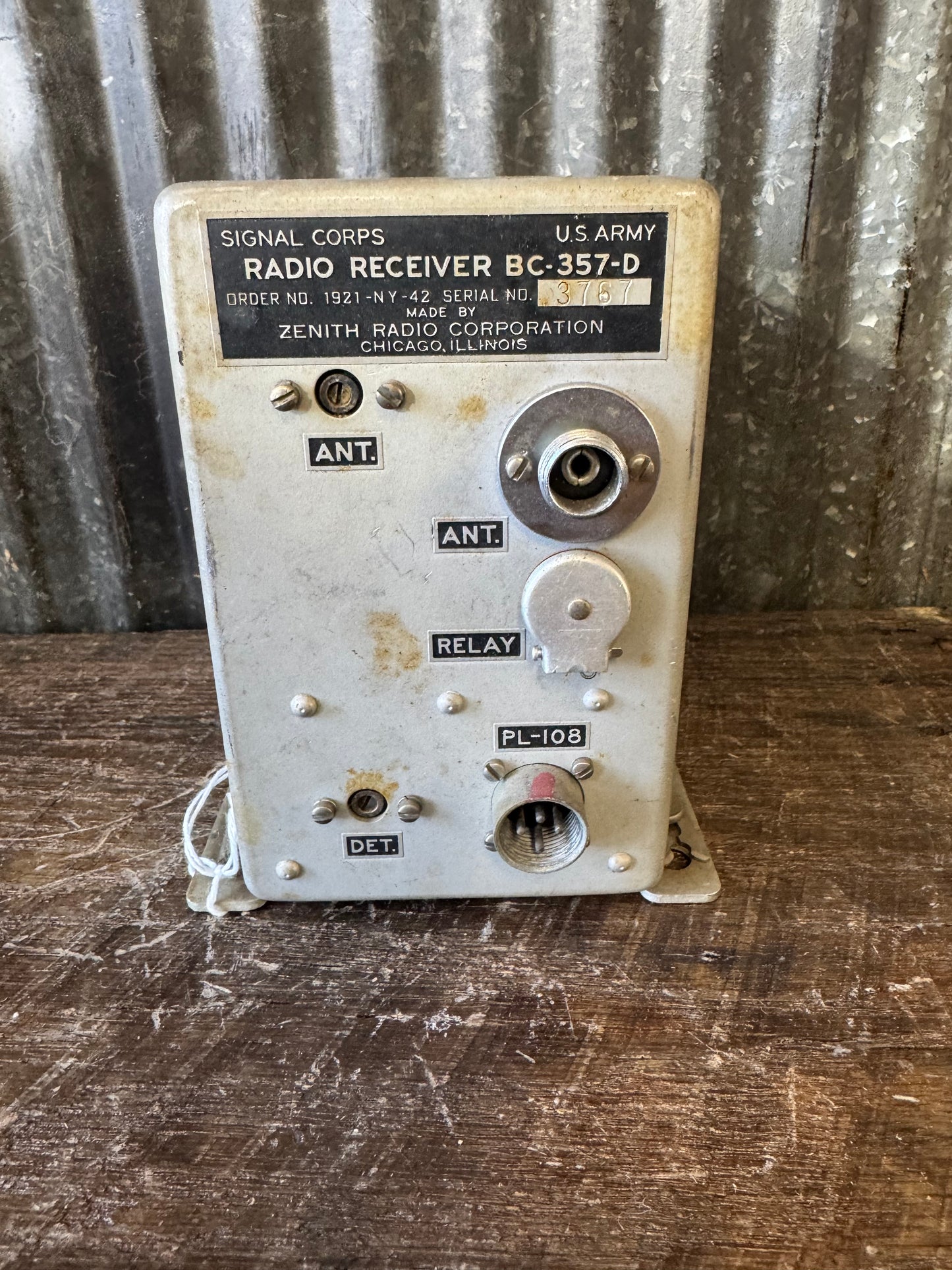 WWII U.S. Signal Corps Radio Receiver BC-357-D – Zenith